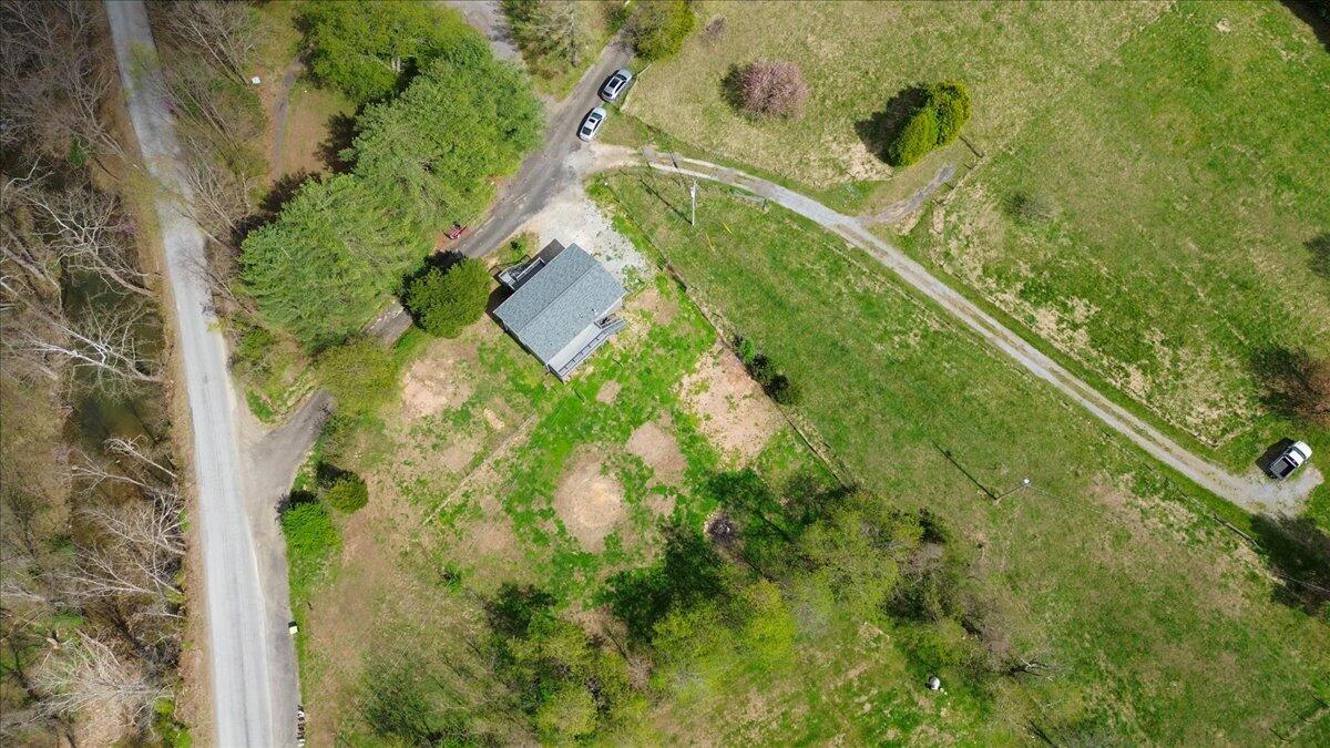 28 Scotts Hollow RD