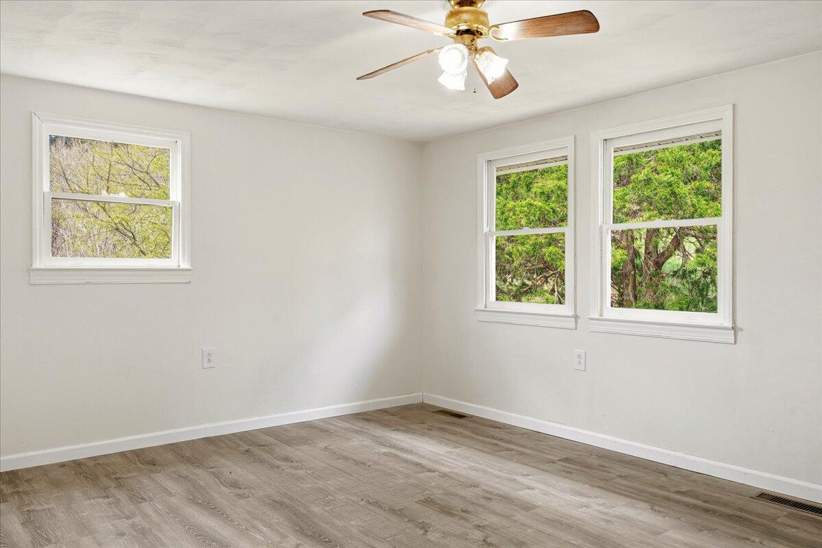 28 Scotts Hollow RD