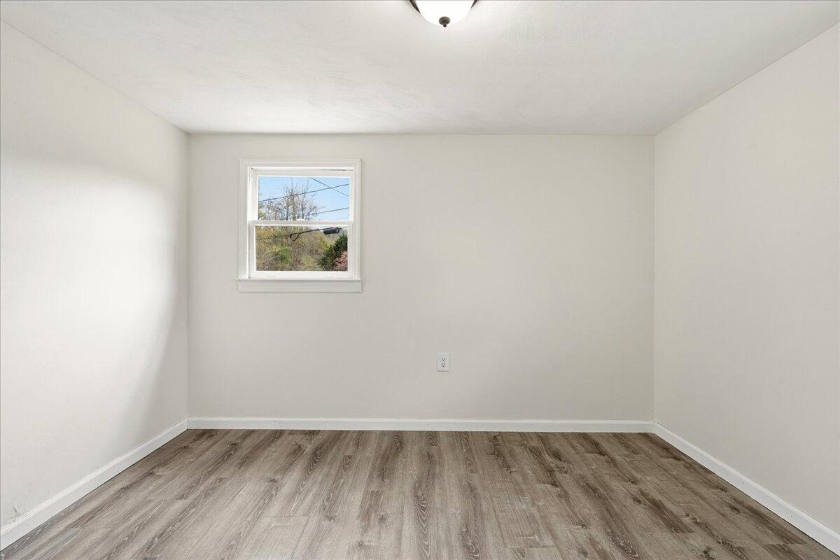 28 Scotts Hollow RD