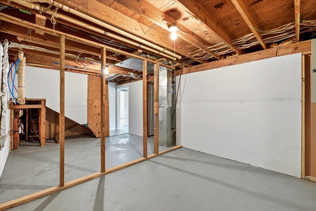 28 Scotts Hollow RD