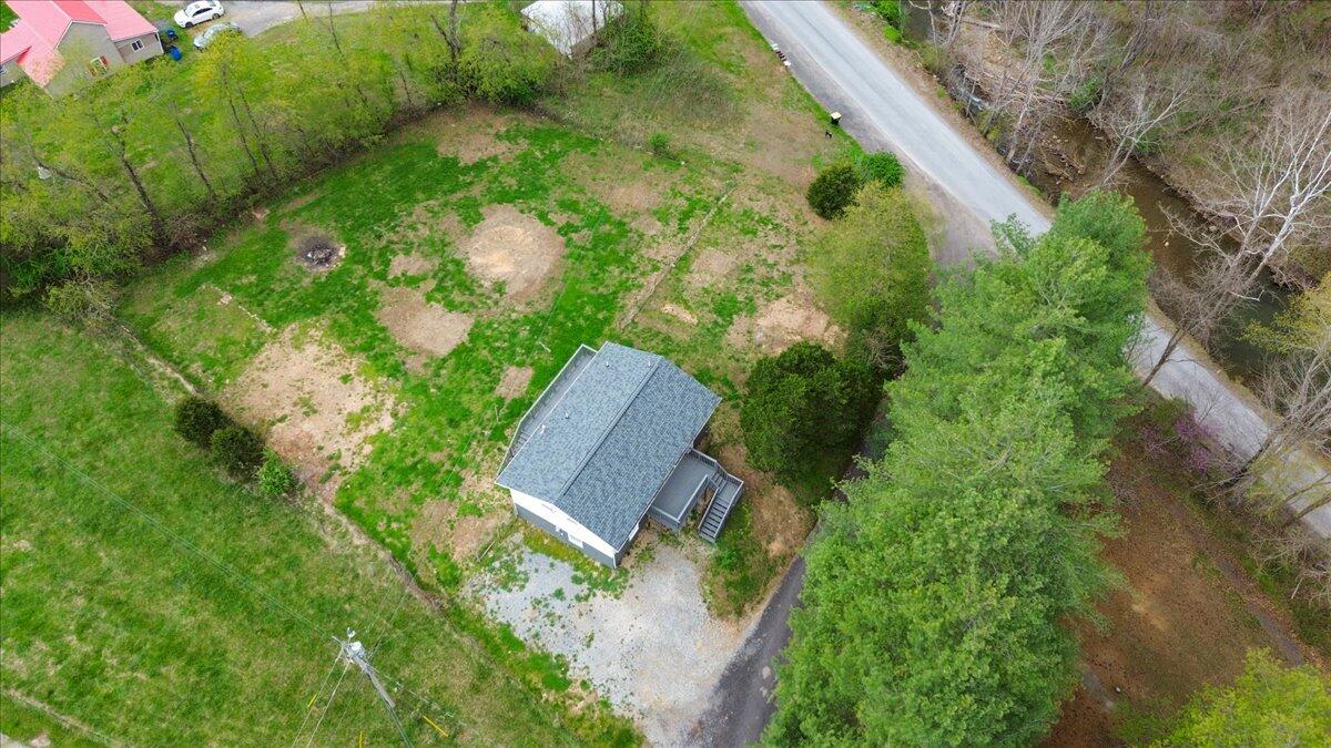 28 Scotts Hollow RD
