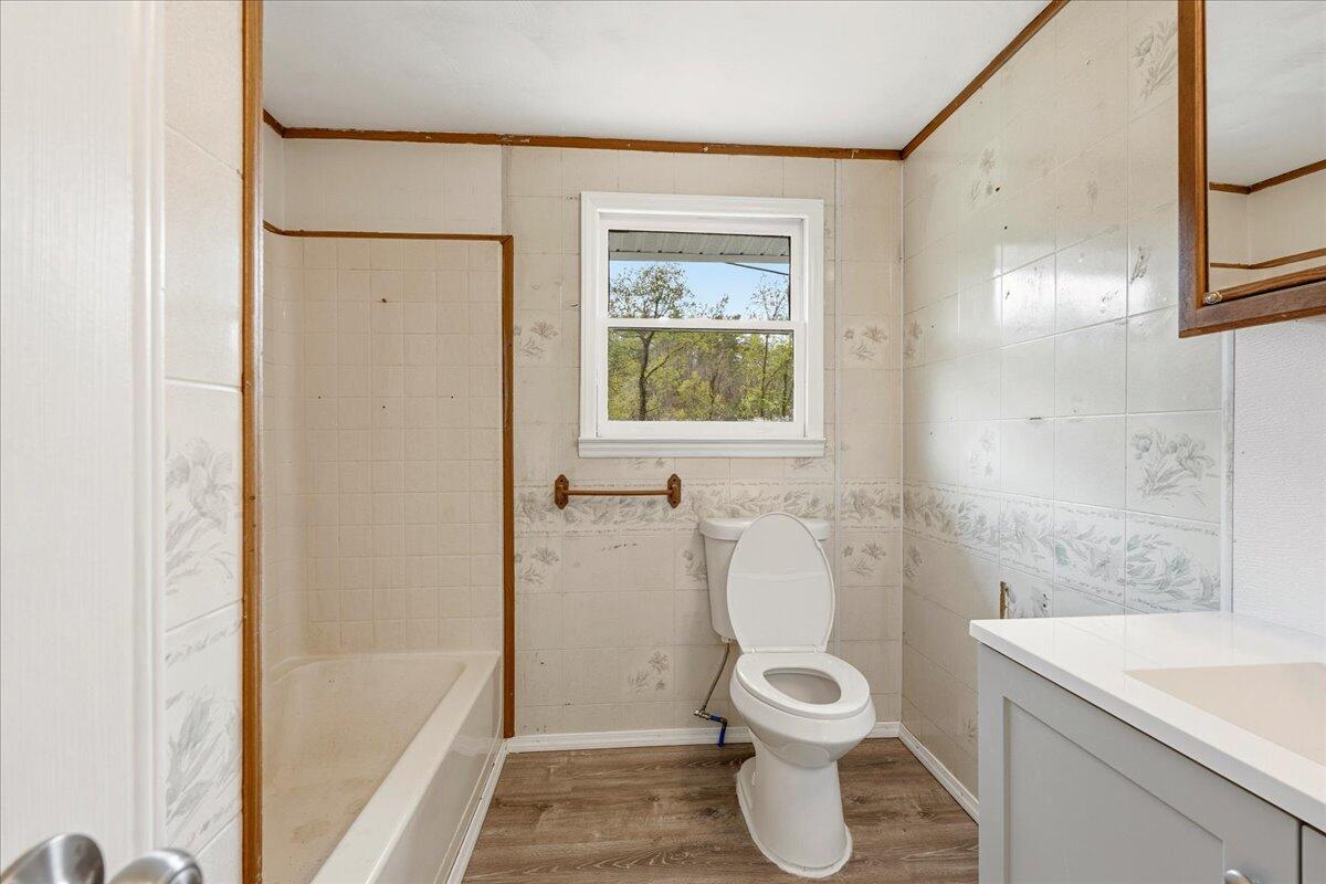 28 Scotts Hollow RD