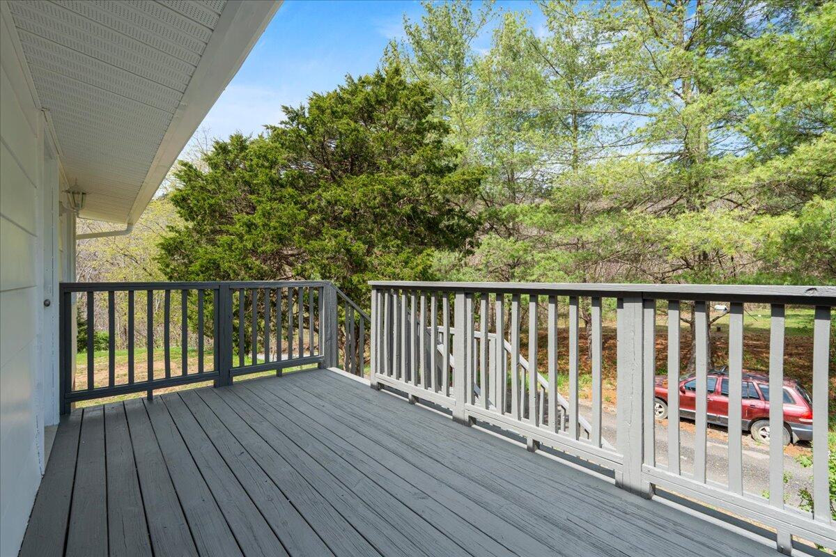 28 Scotts Hollow RD