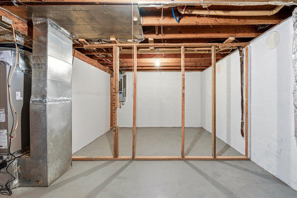 28 Scotts Hollow RD