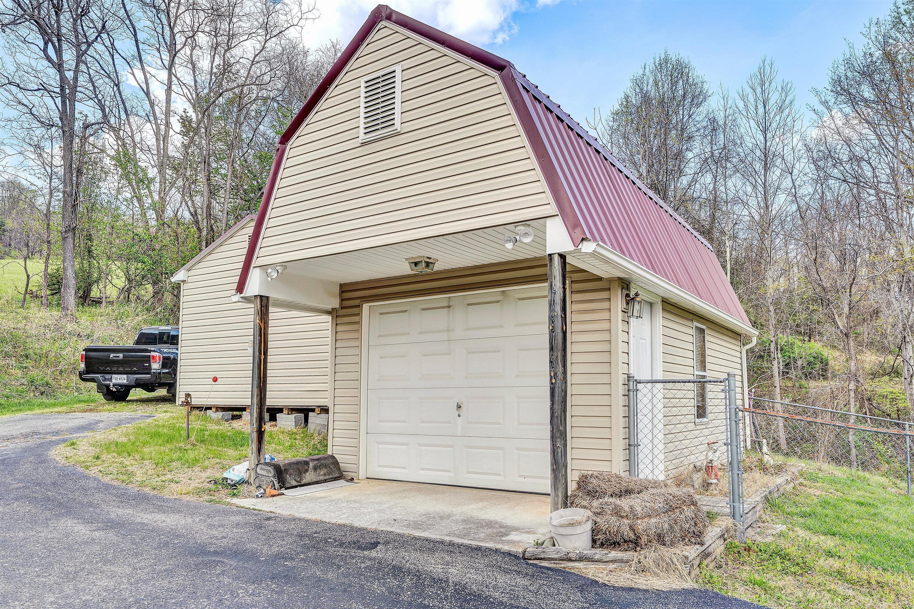 8173 Bent Mountain RD