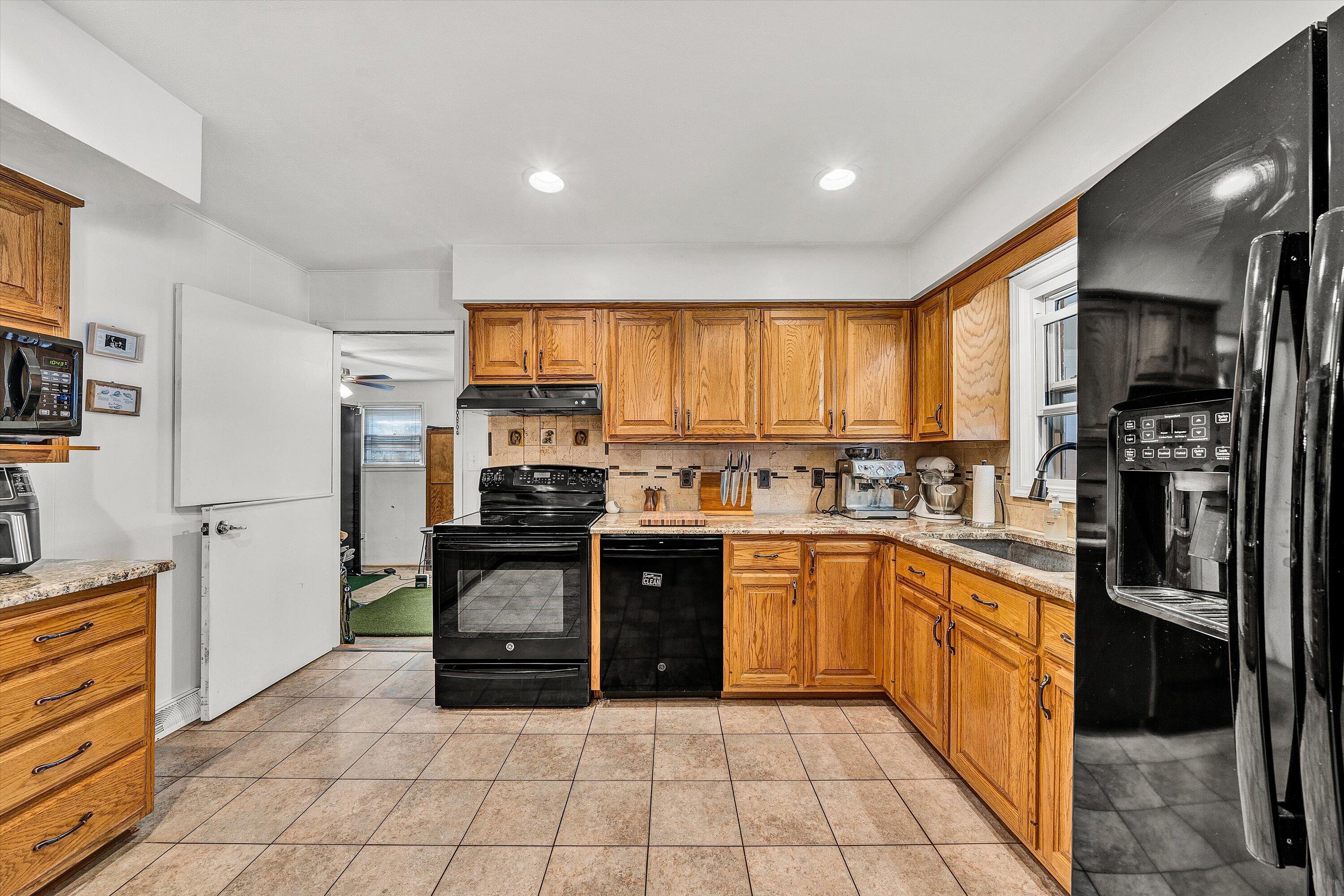429 Highfield RD