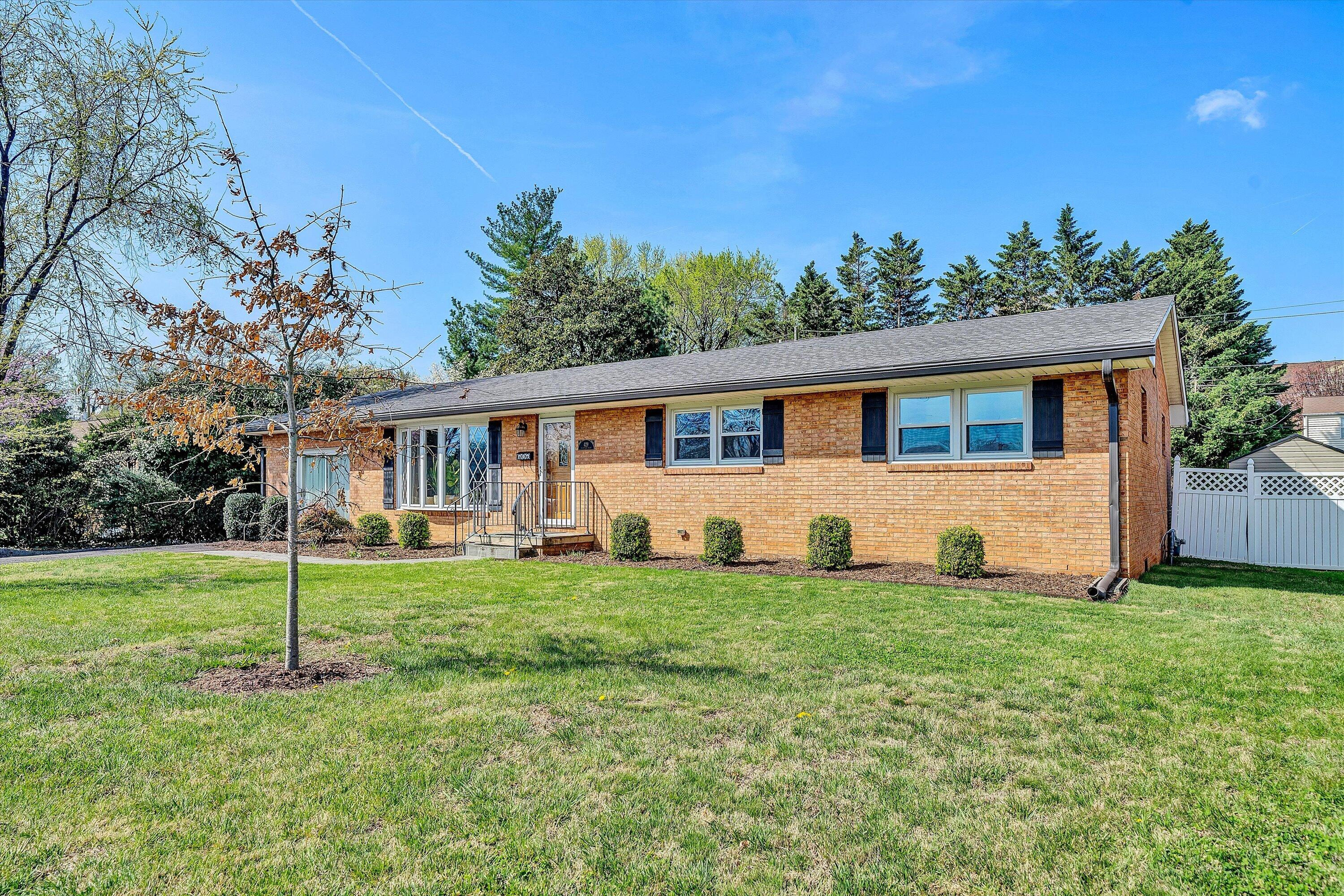 429 Highfield RD