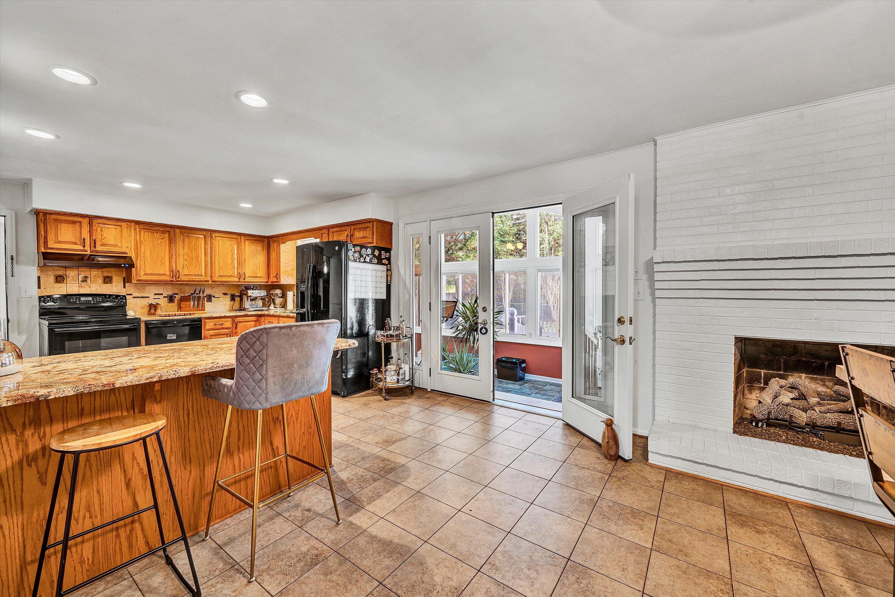 429 Highfield RD