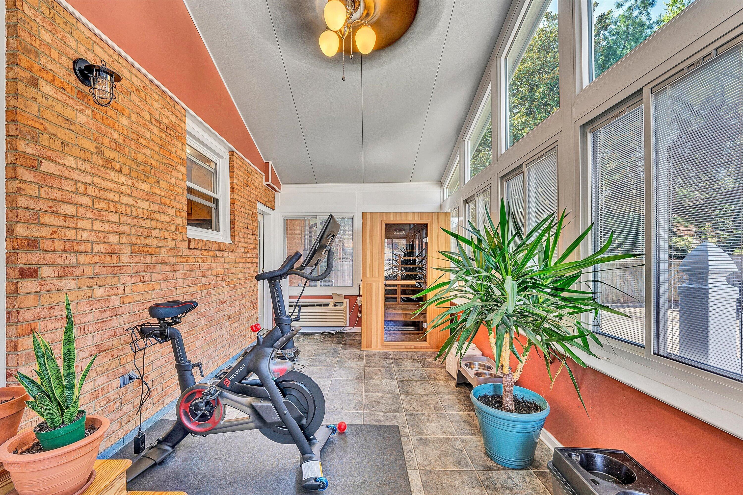429 Highfield RD