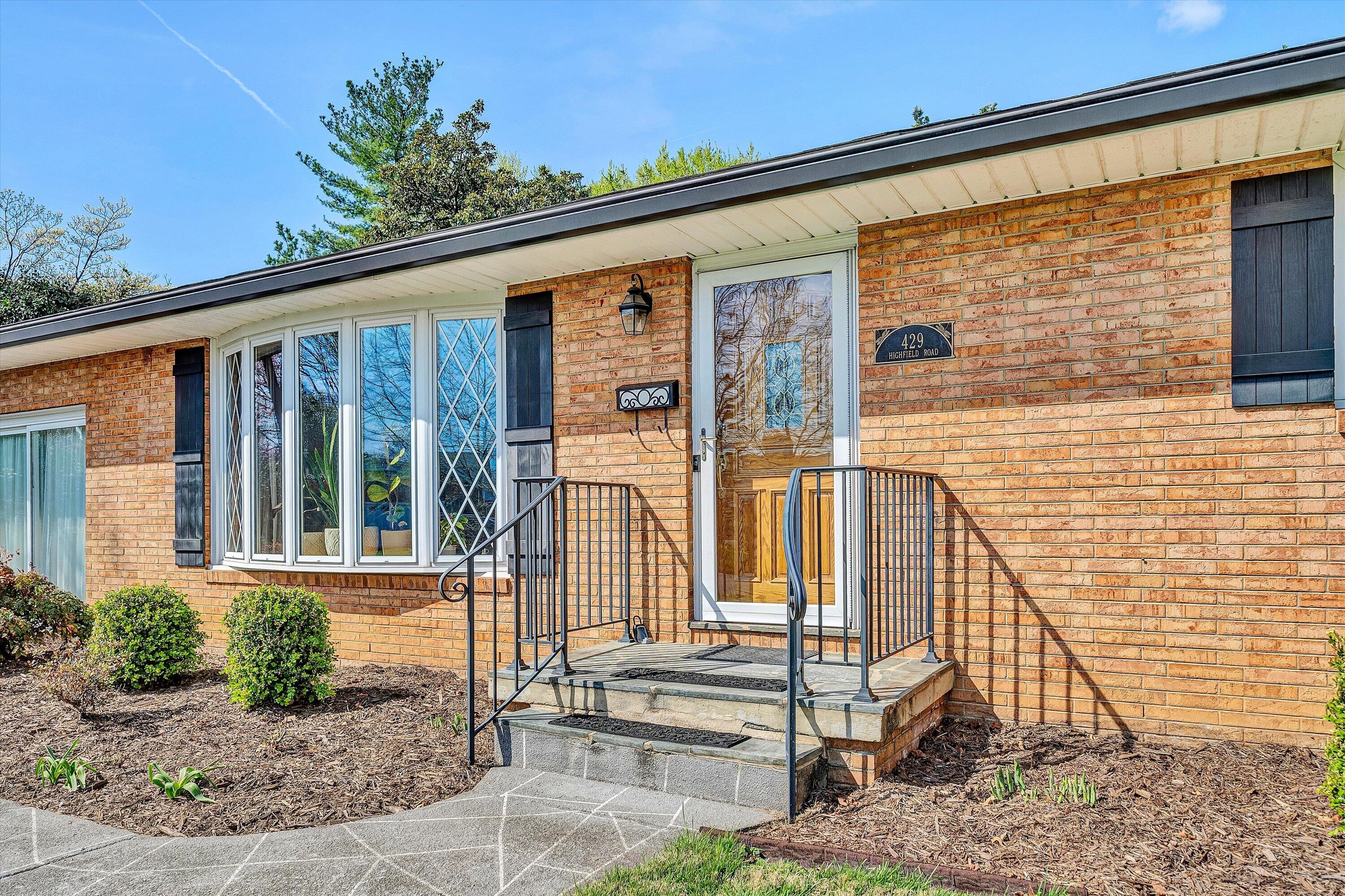 429 Highfield RD
