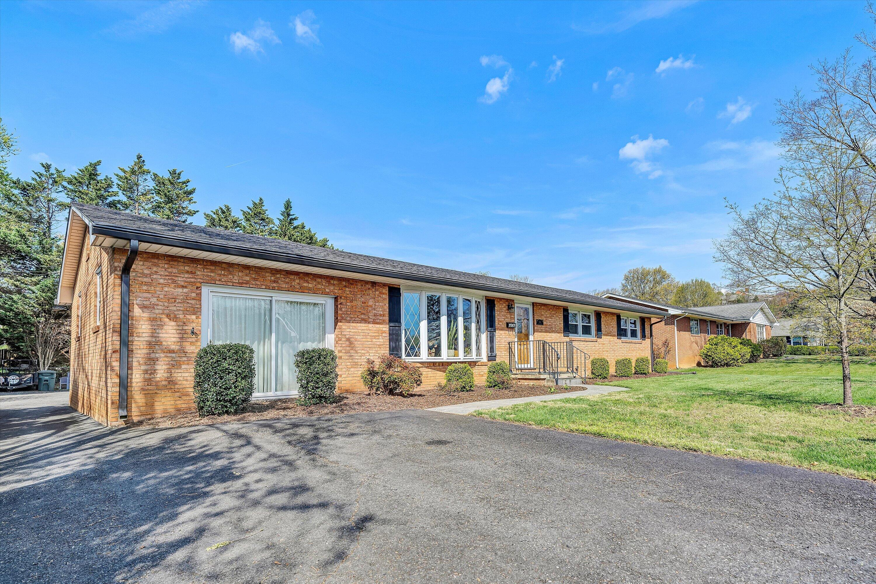 429 Highfield RD