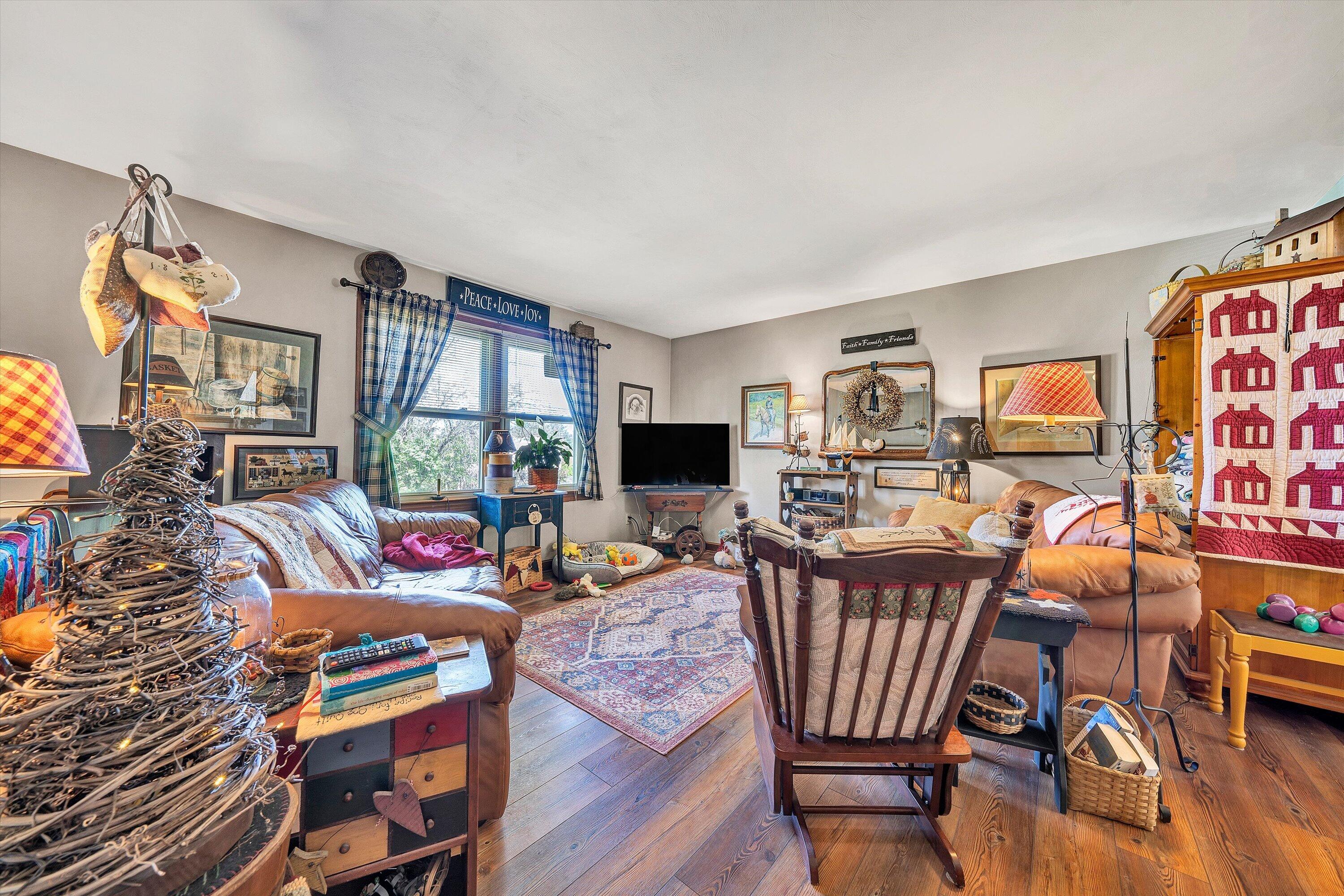262 Mountain View RD