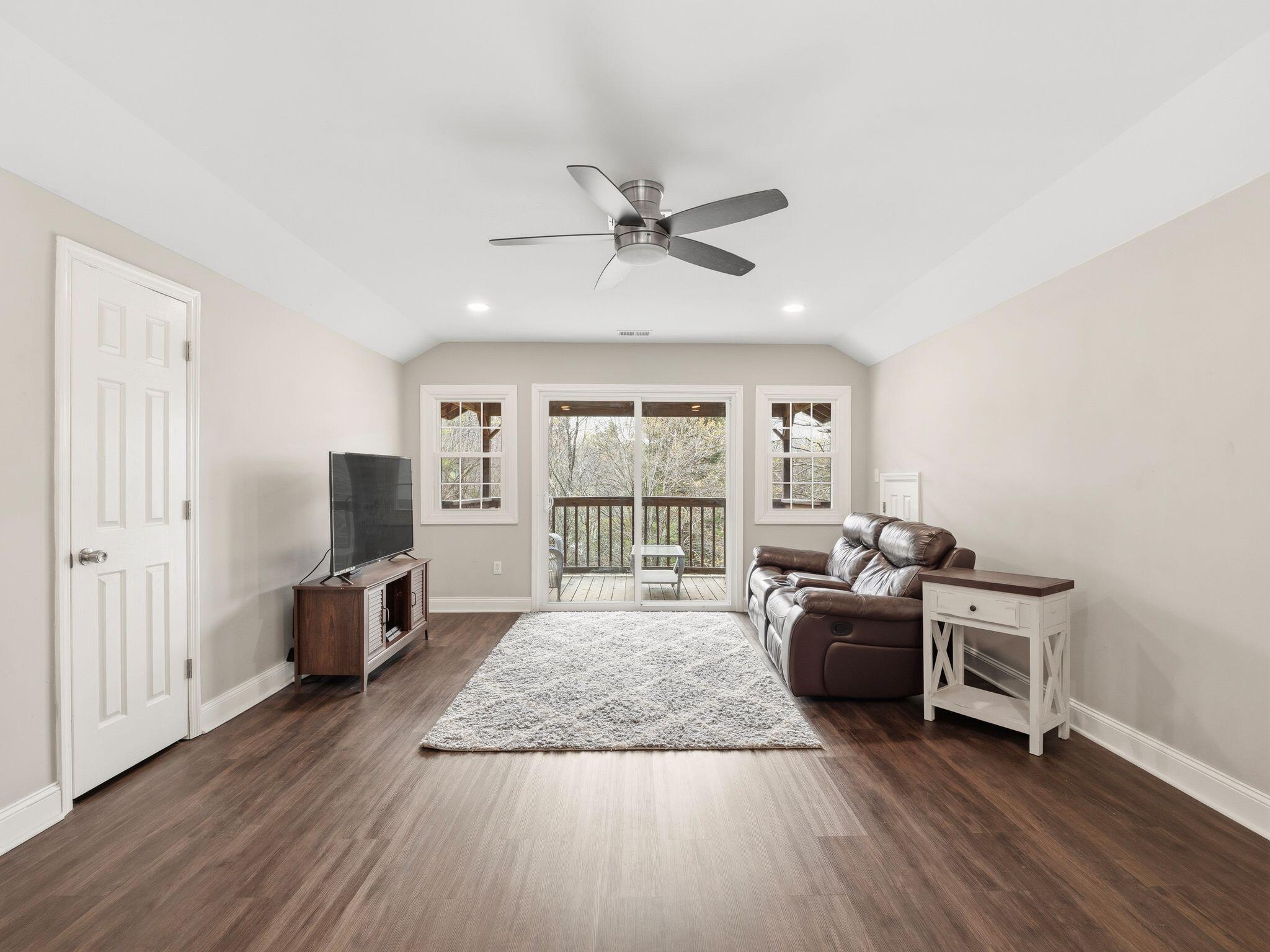 10071 Fortune Ridge RD