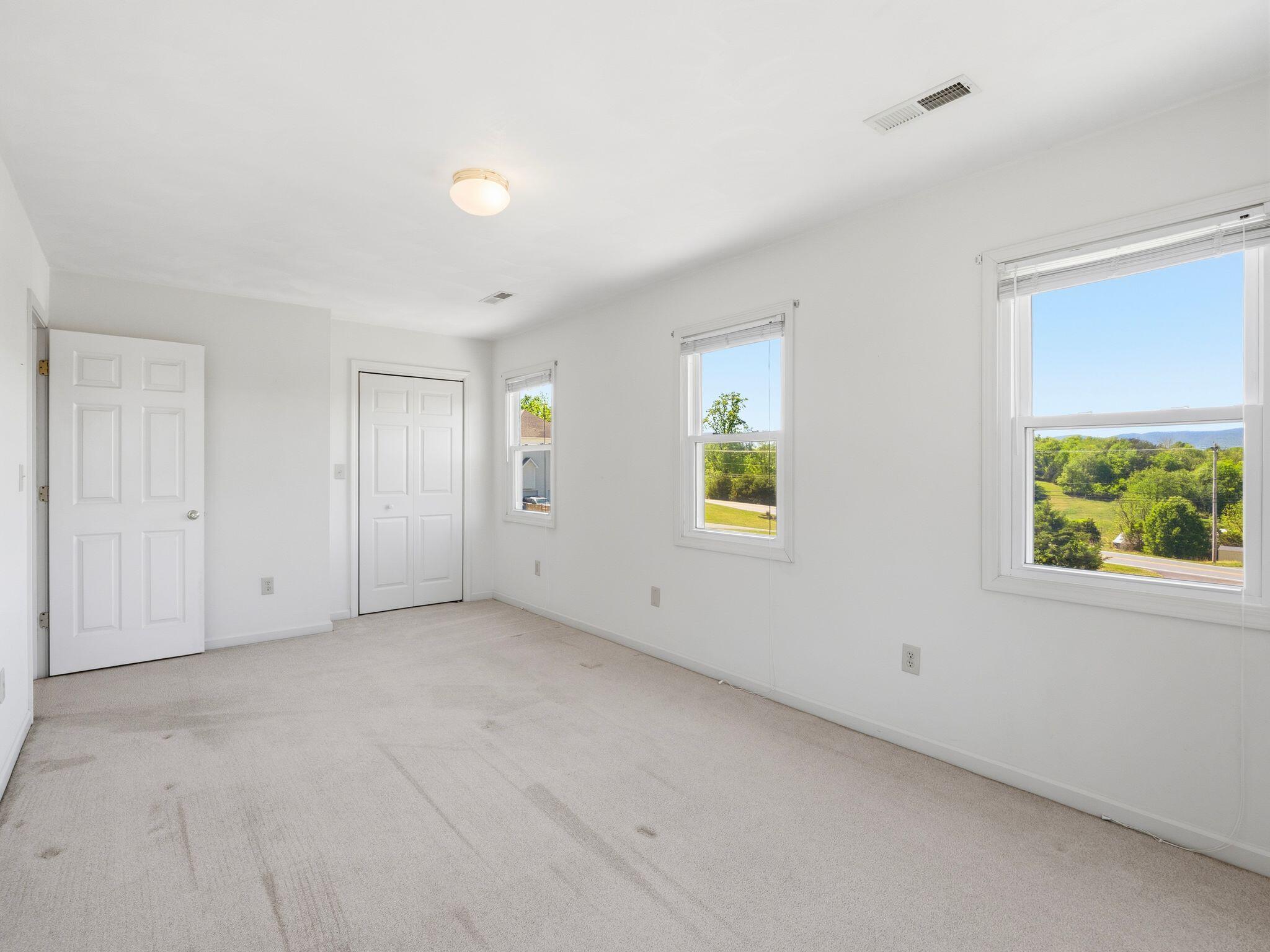 1658 Country Club RD