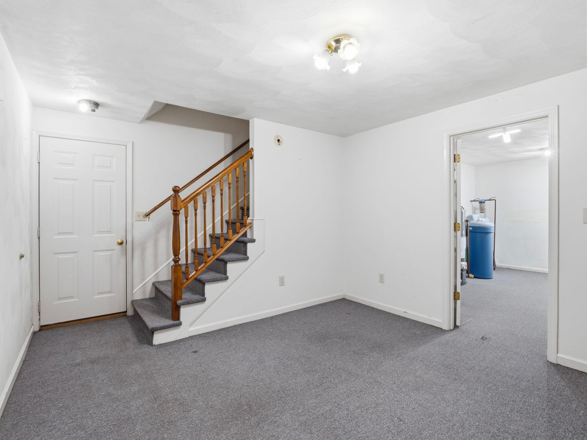 1658 Country Club RD