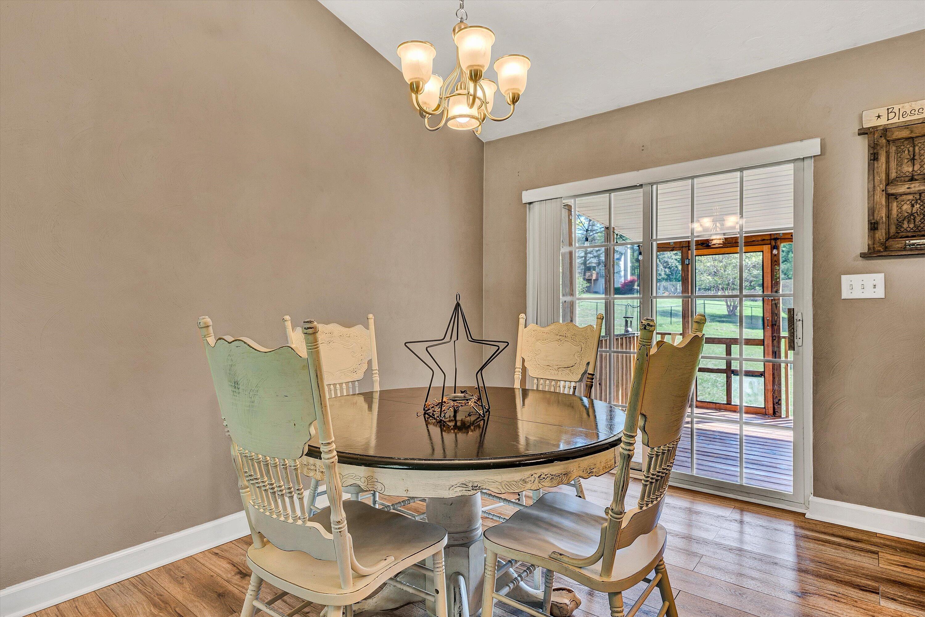 1392 Virginia Woods DR