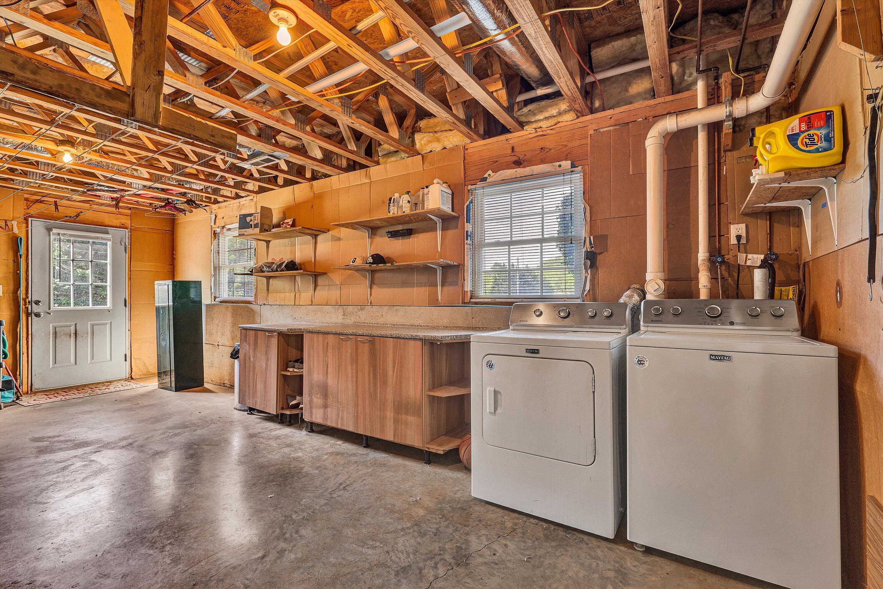1392 Virginia Woods DR