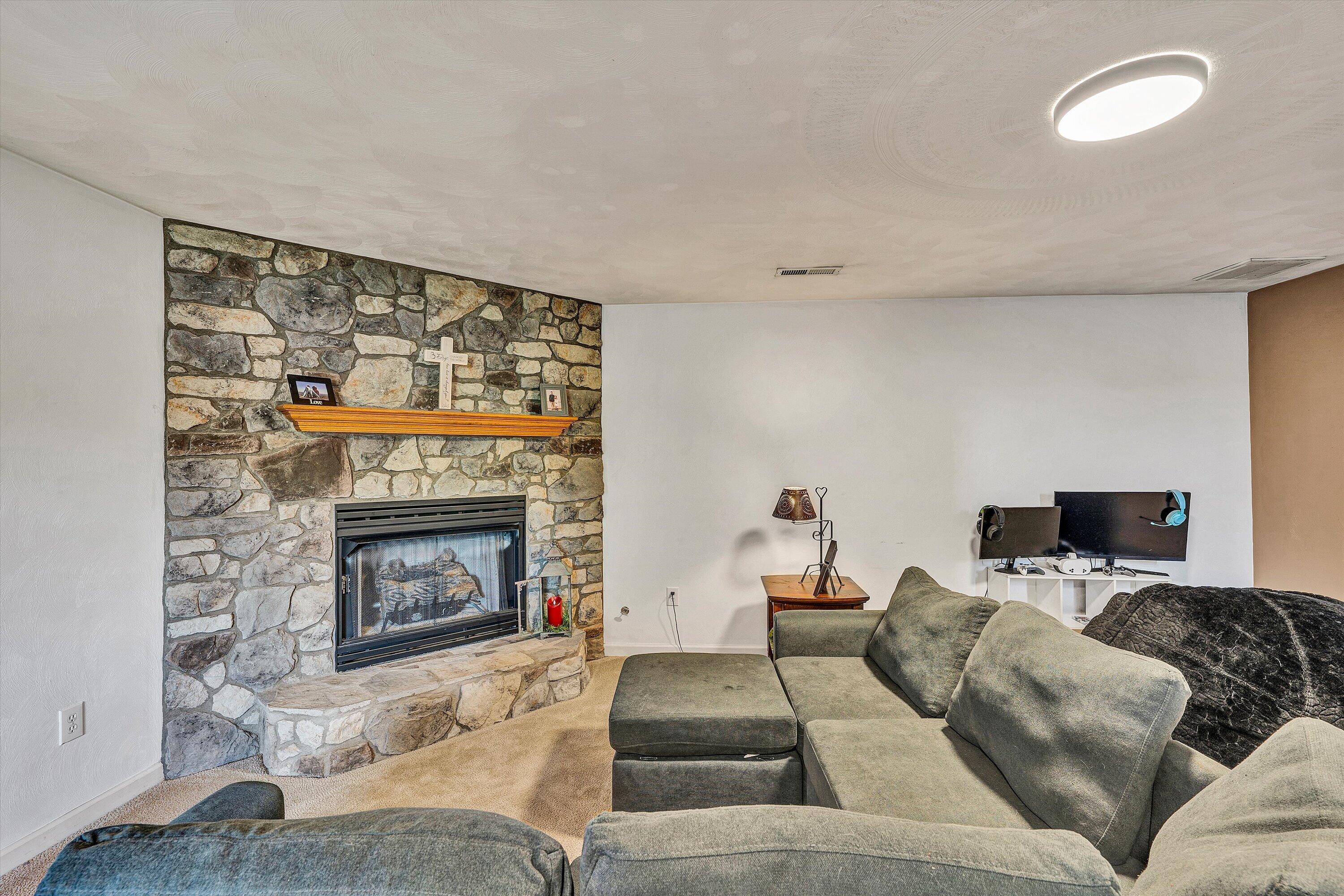 1392 Virginia Woods DR