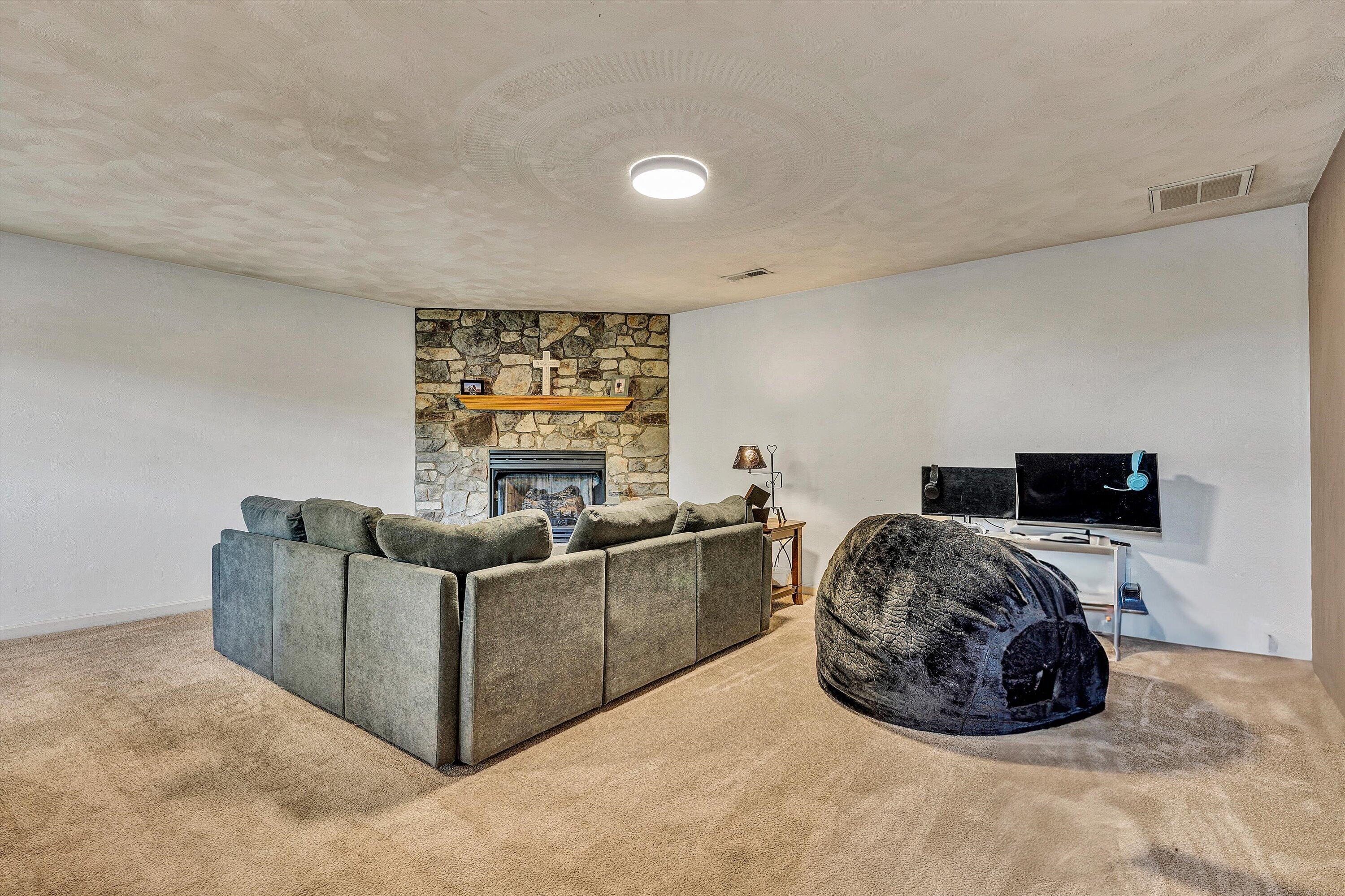 1392 Virginia Woods DR