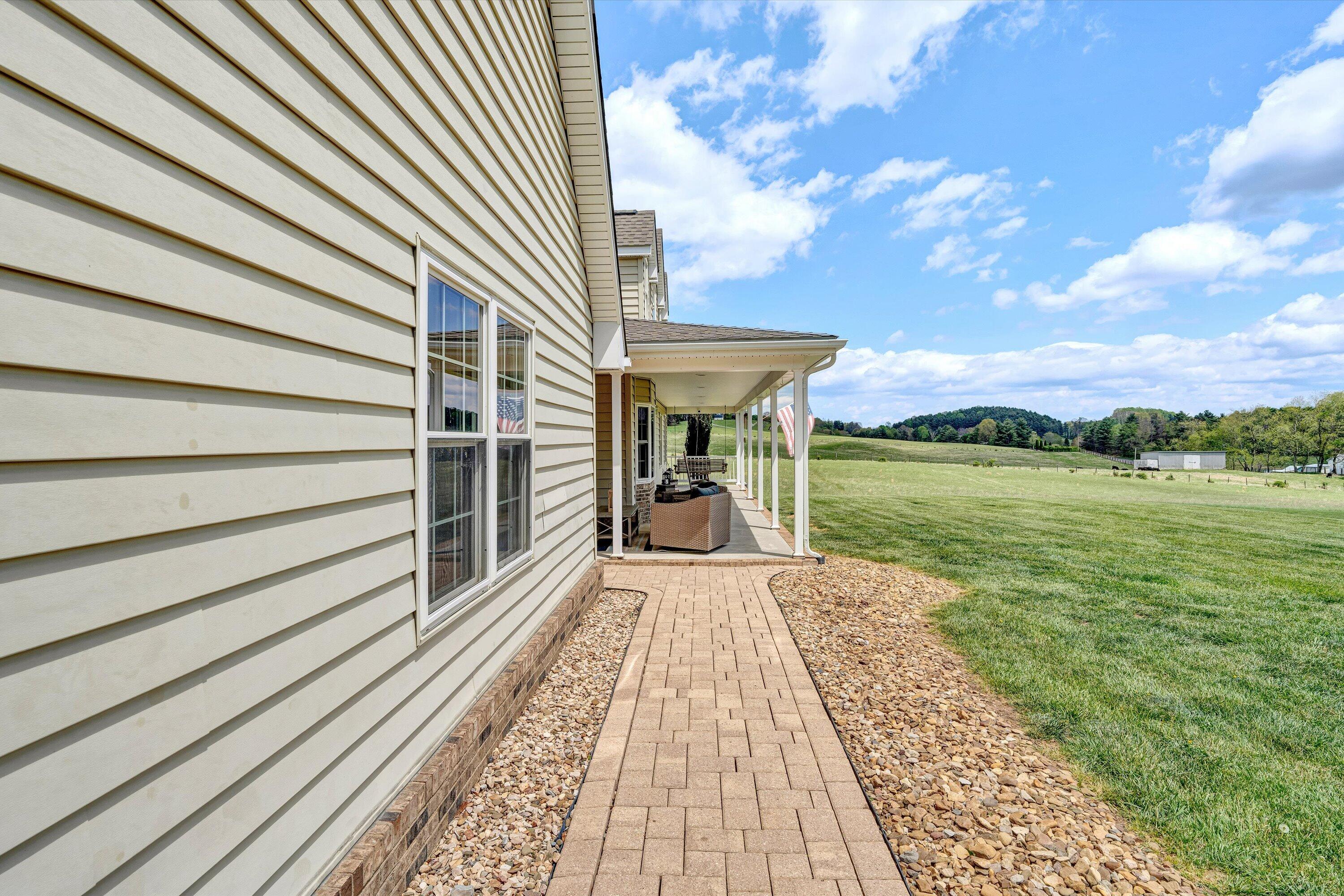 1757 Daniels Run RD NE