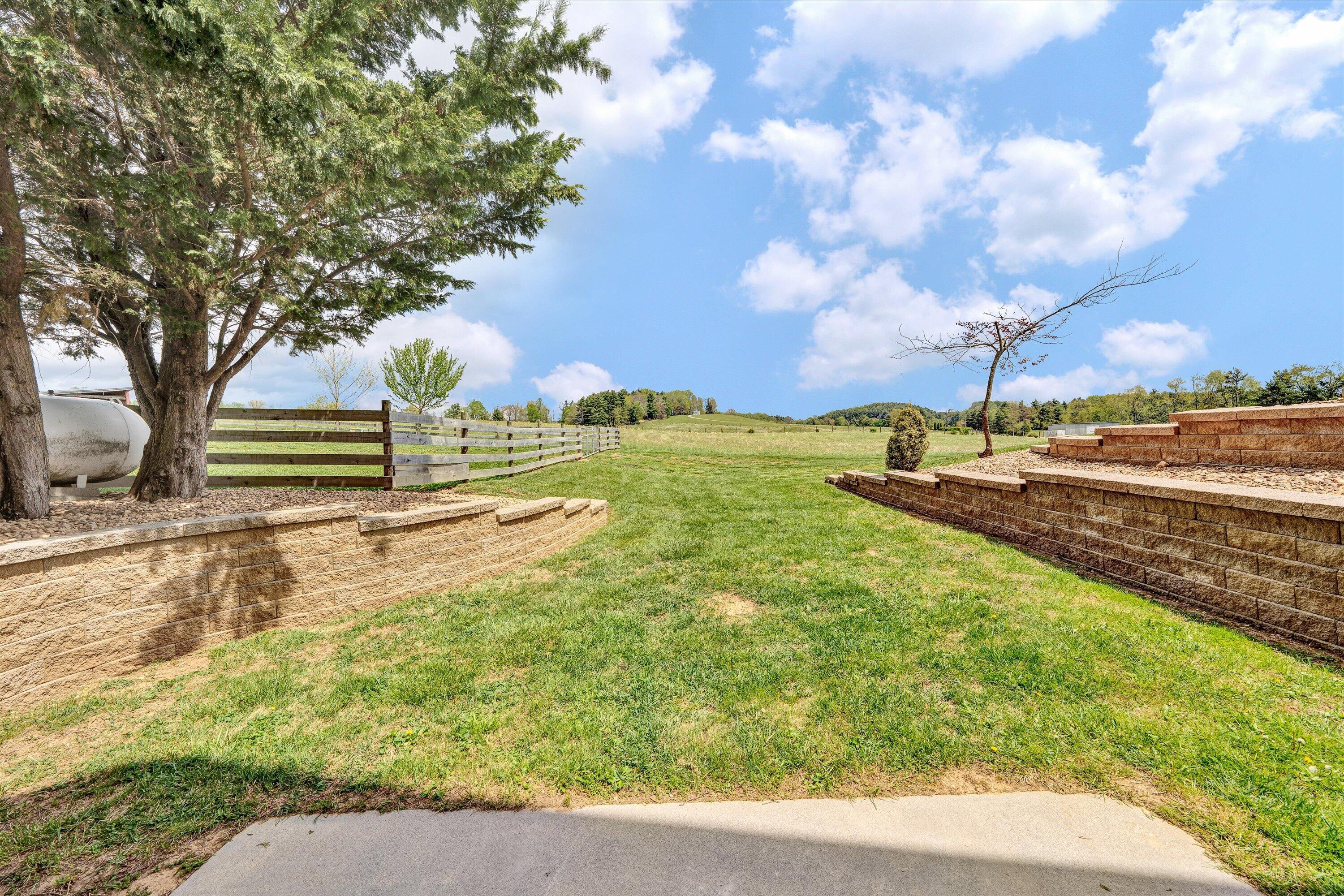 1757 Daniels Run RD NE