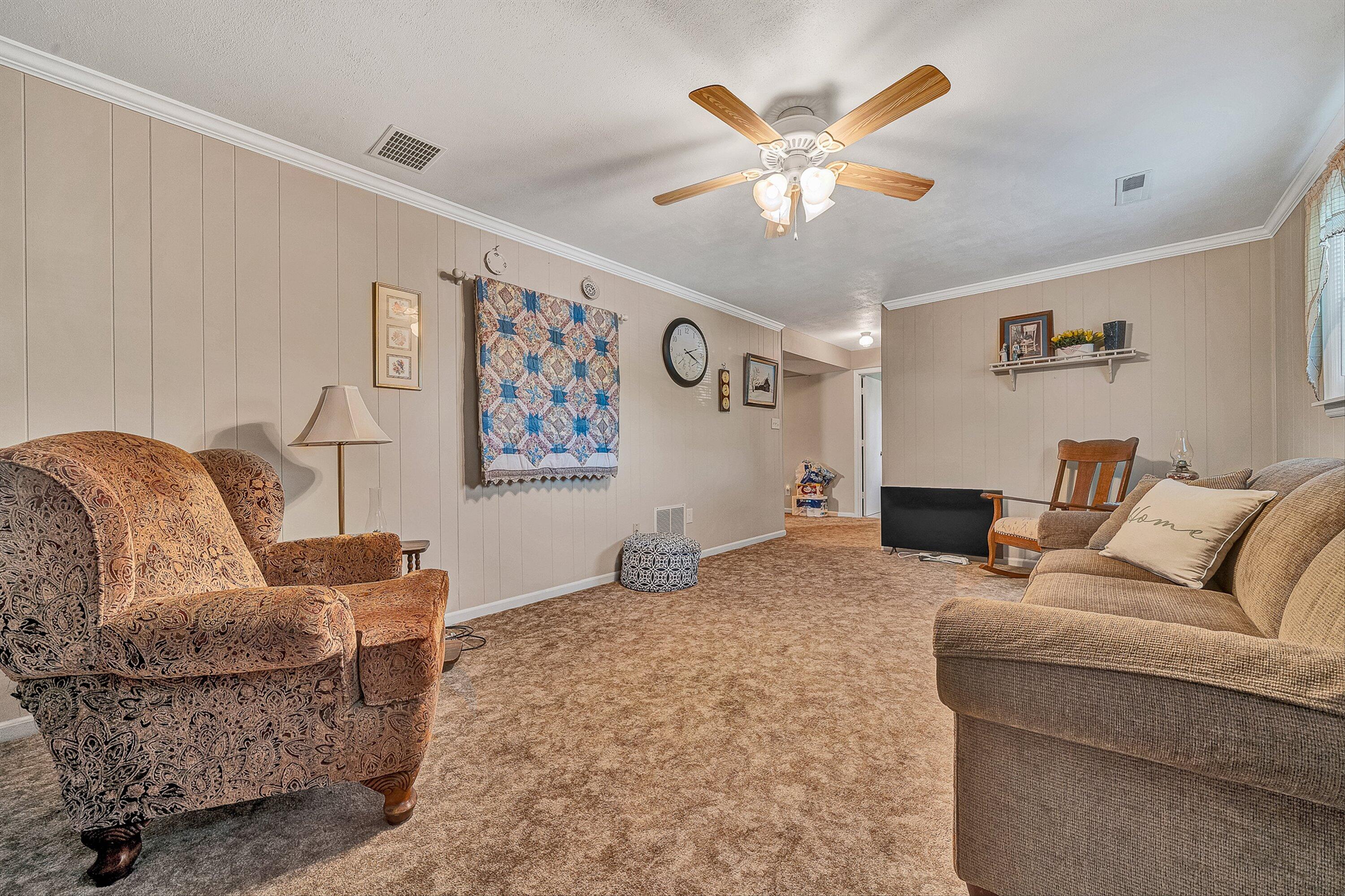 3033 Parham DR