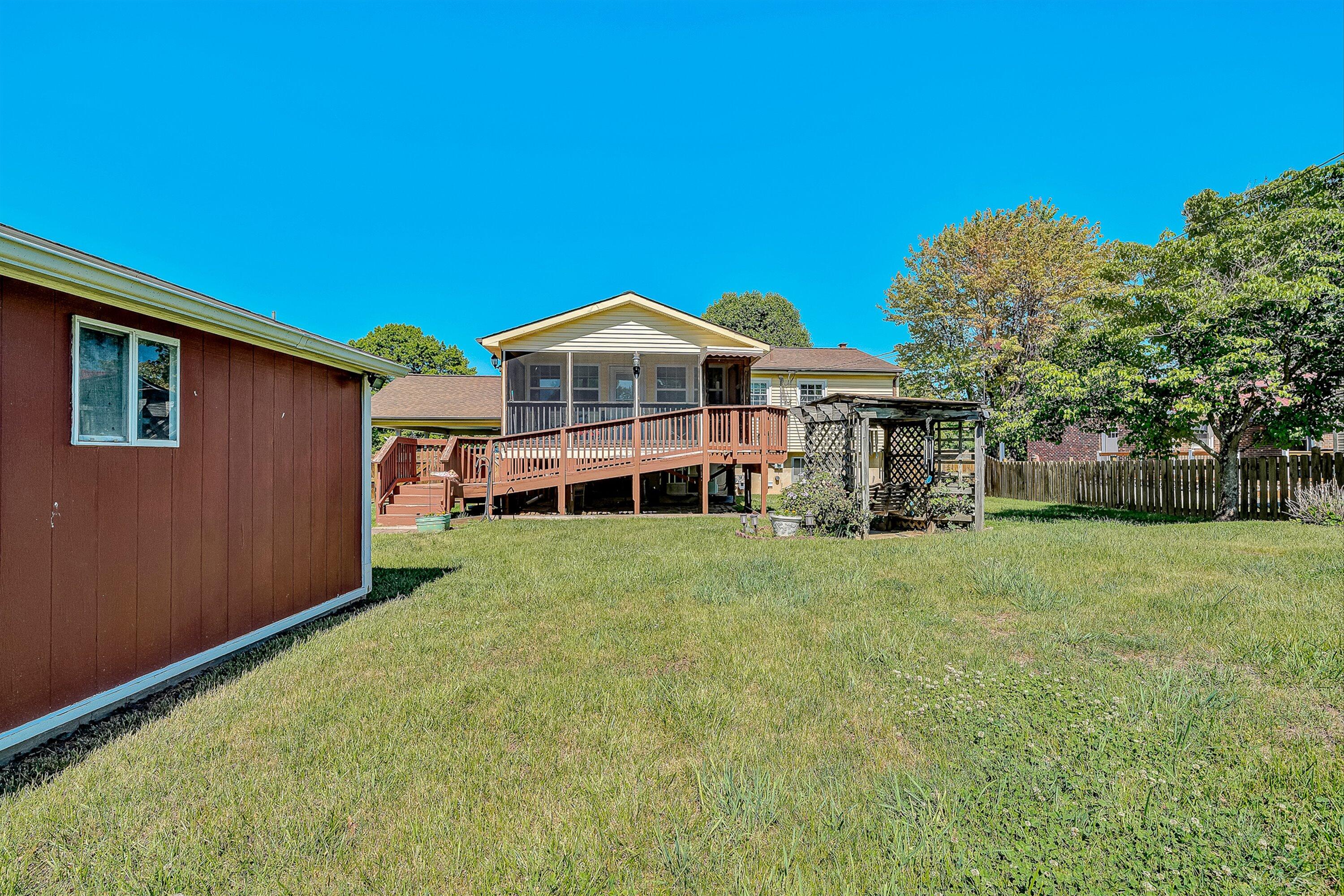 3033 Parham DR