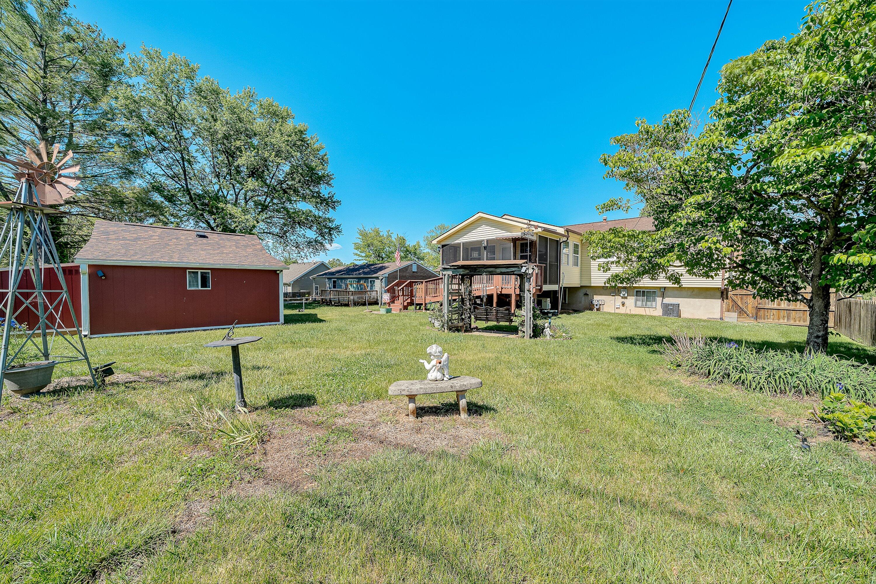 3033 Parham DR