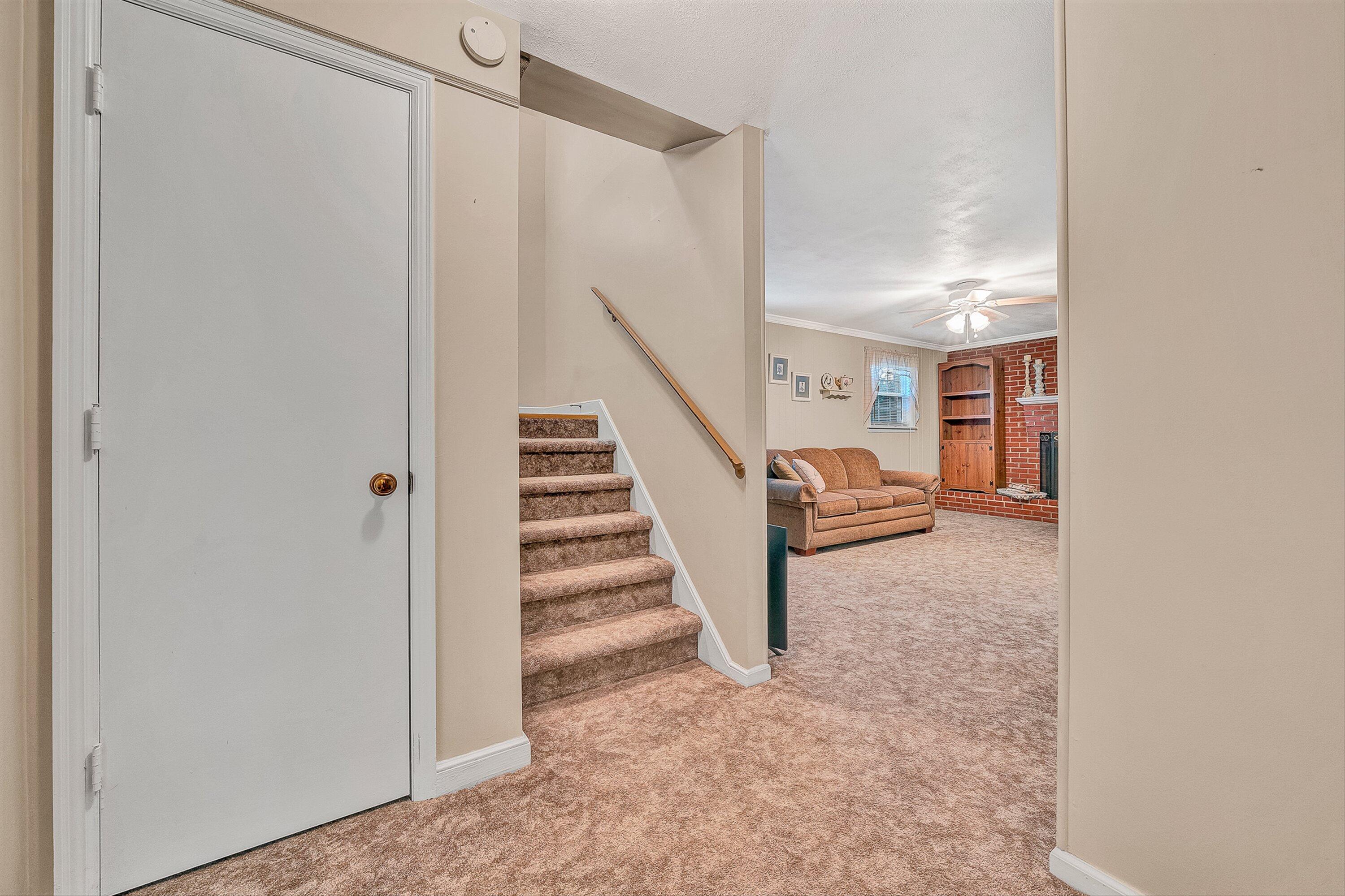 3033 Parham DR