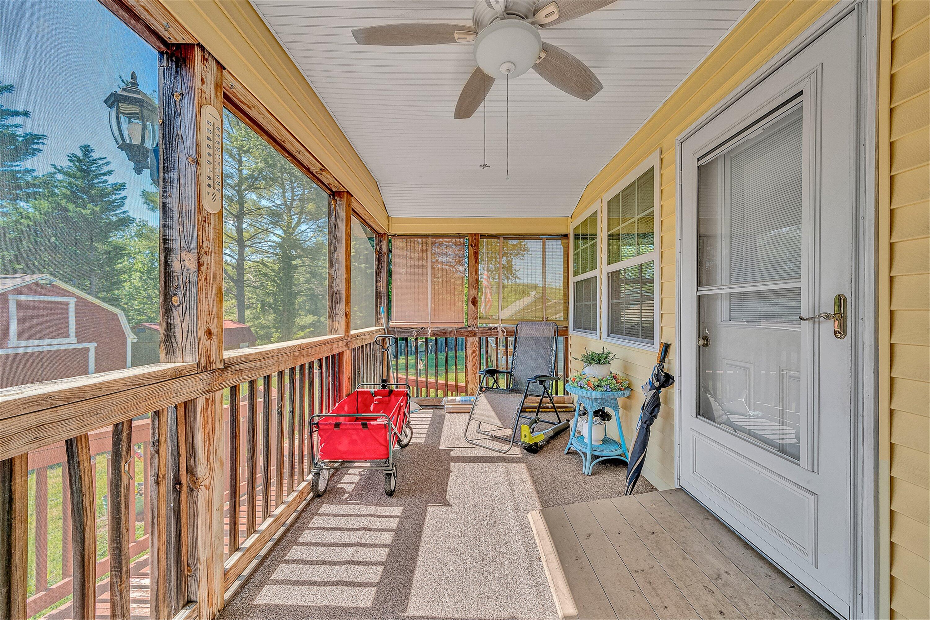 3033 Parham DR