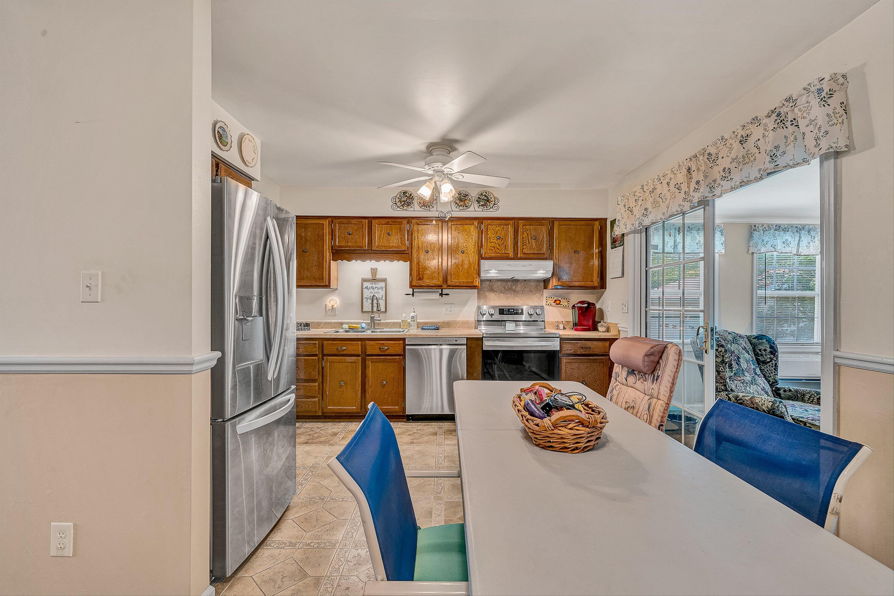 3033 Parham DR