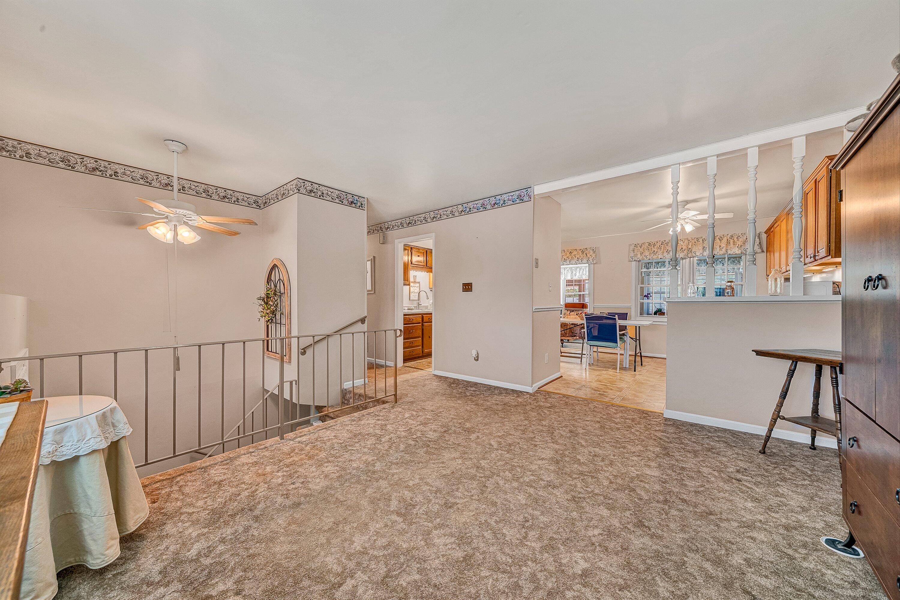 3033 Parham DR