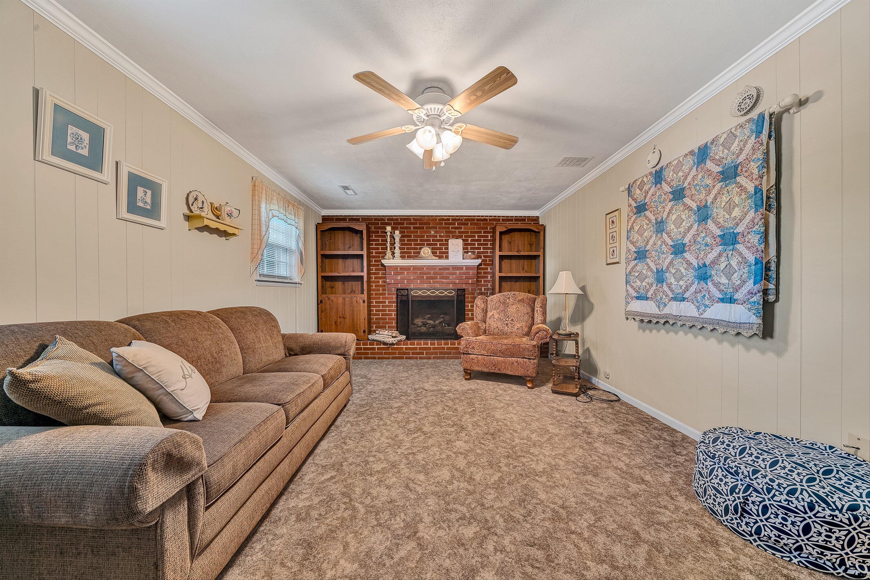 3033 Parham DR