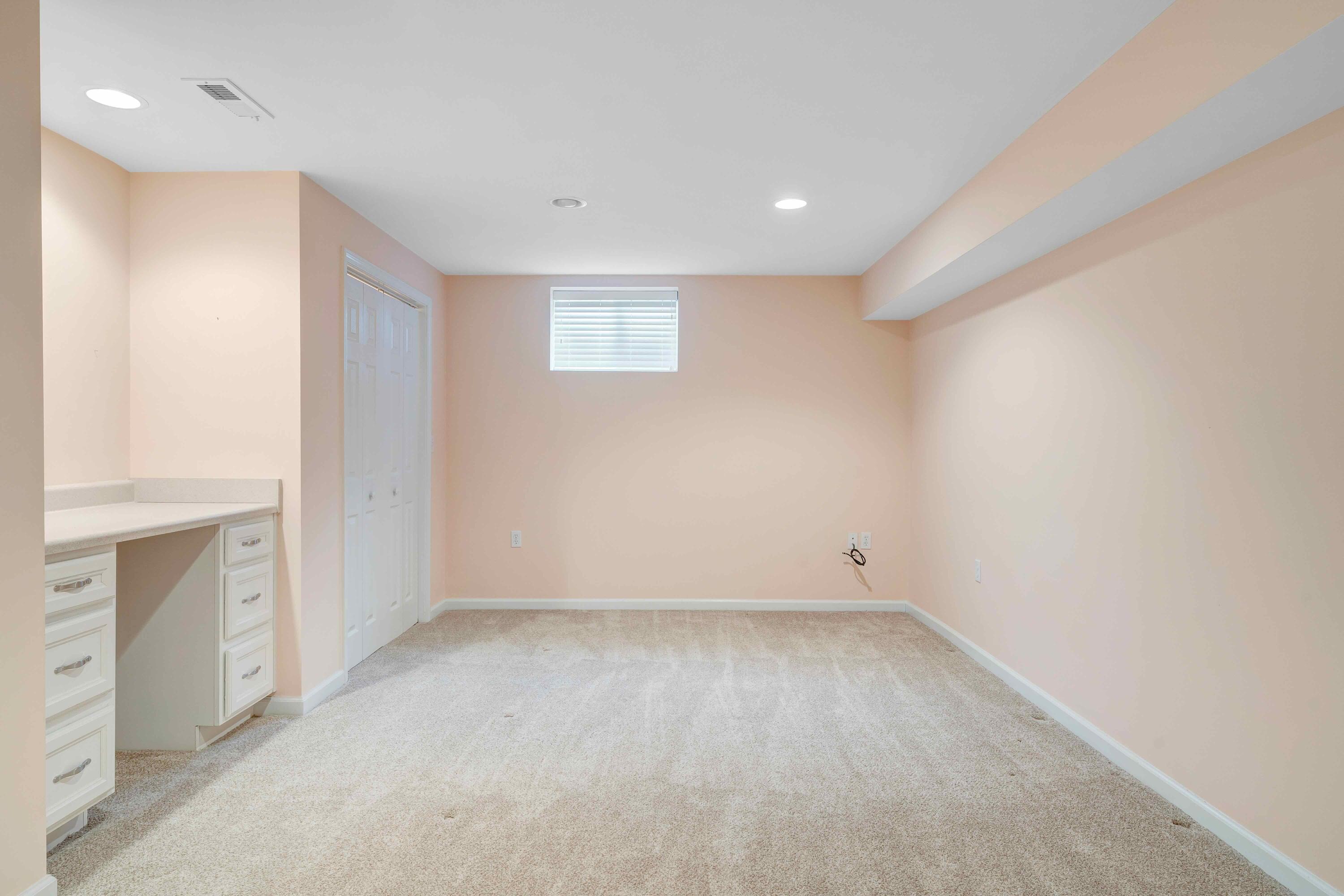 7173 Hollyberry RD SW