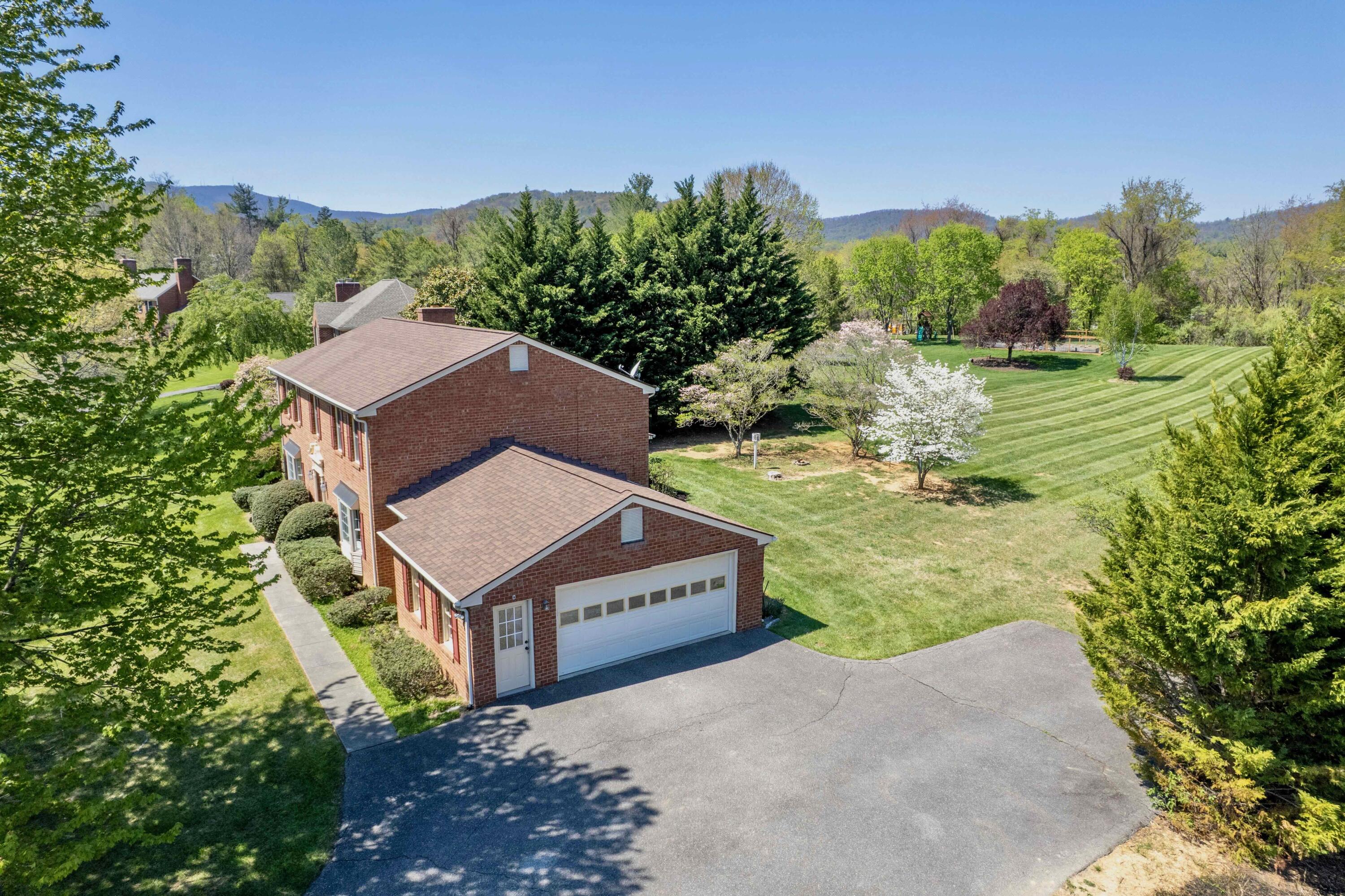 7173 Hollyberry RD SW