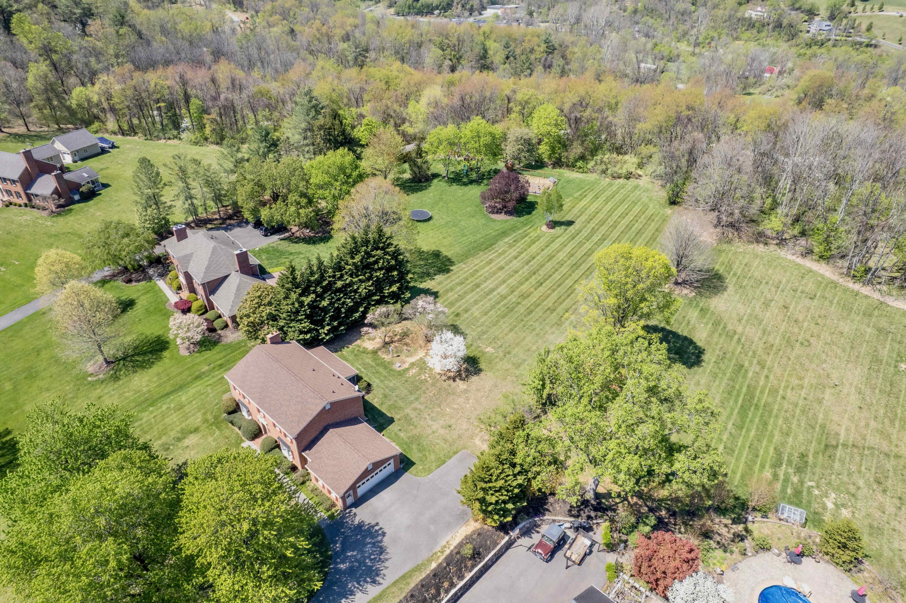 7173 Hollyberry RD SW