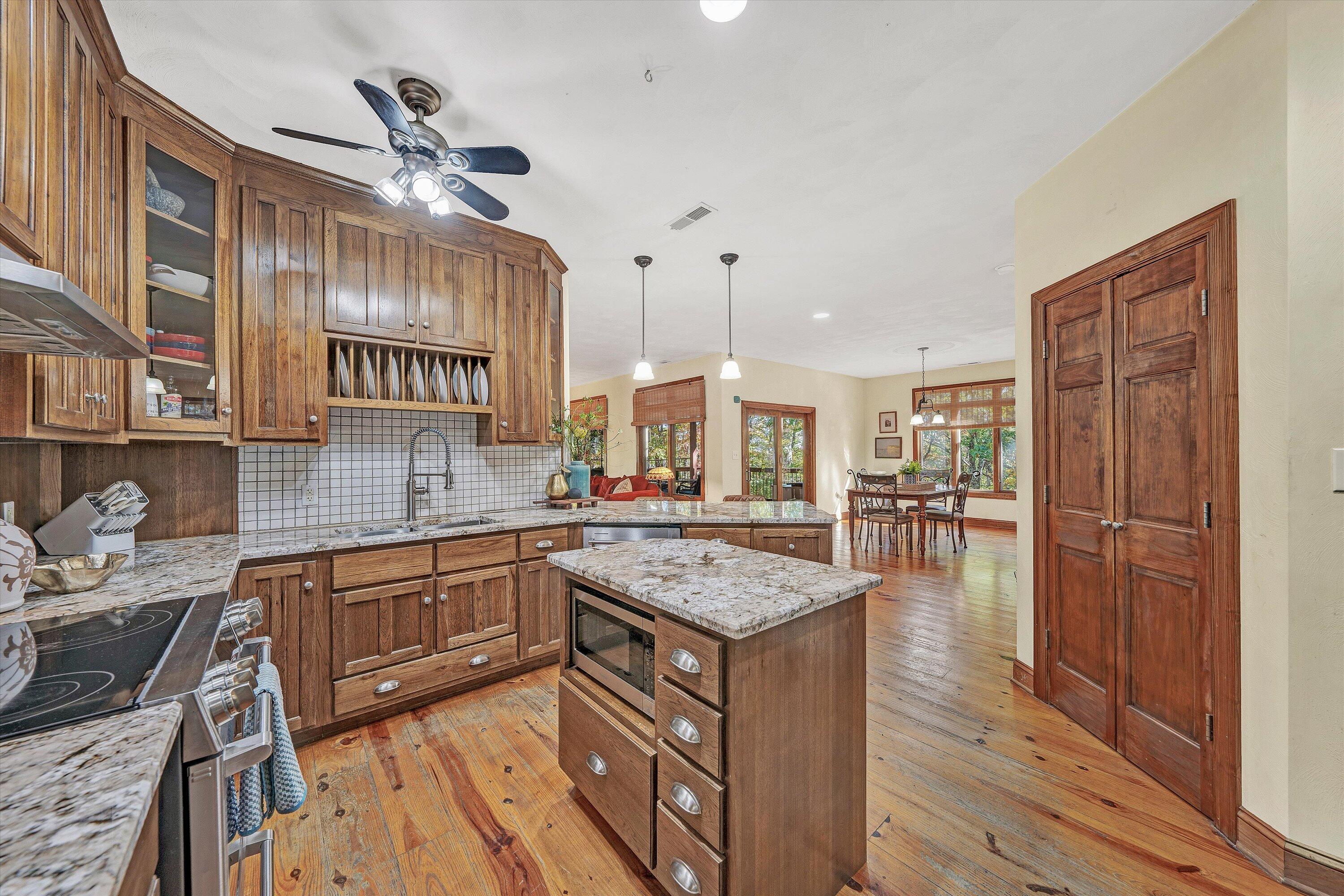 30 Boulder Point DR