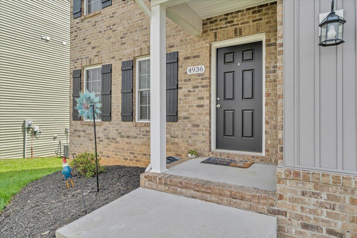 4936 Warrior DR