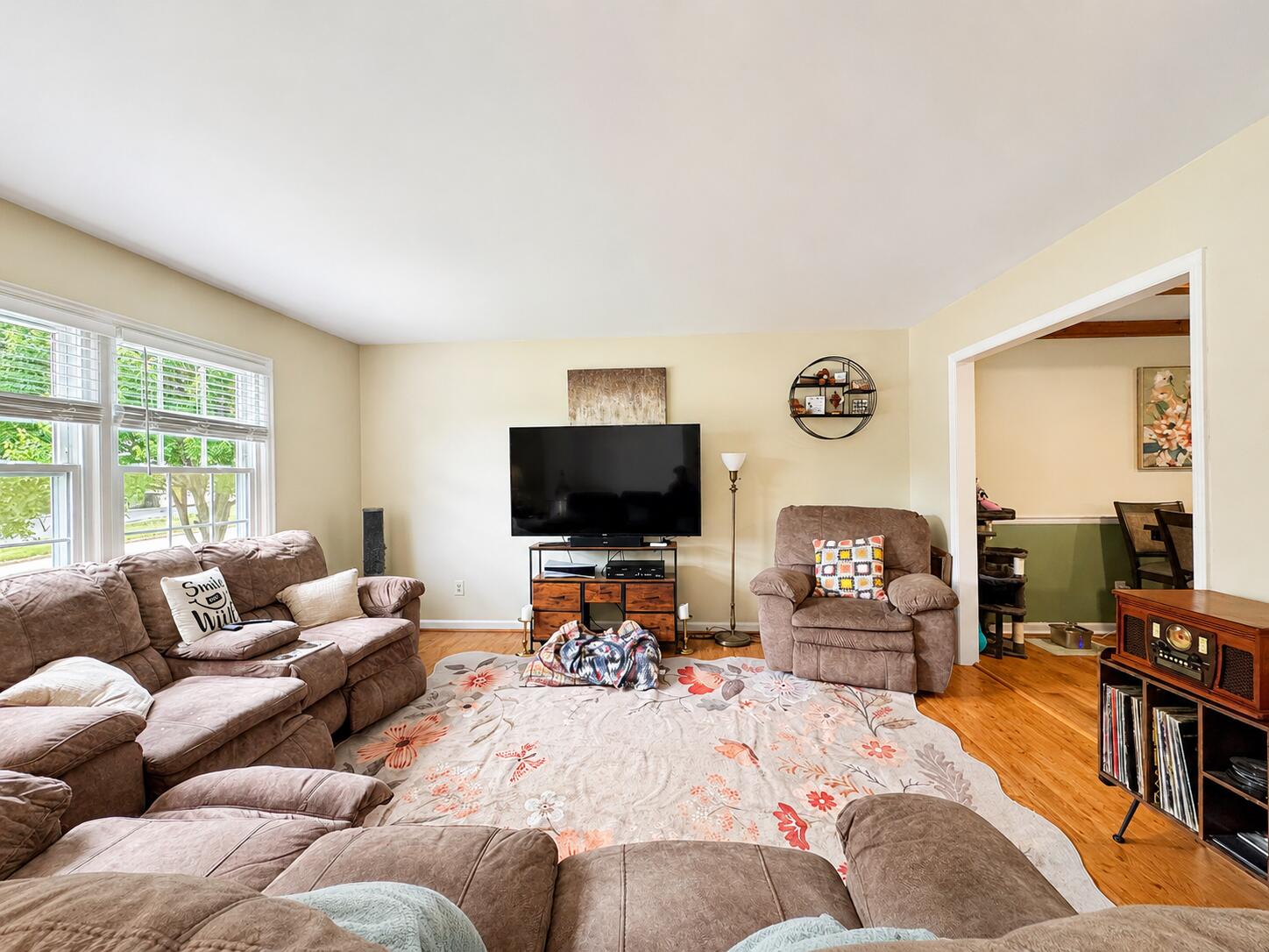 5225 Foxtail LN