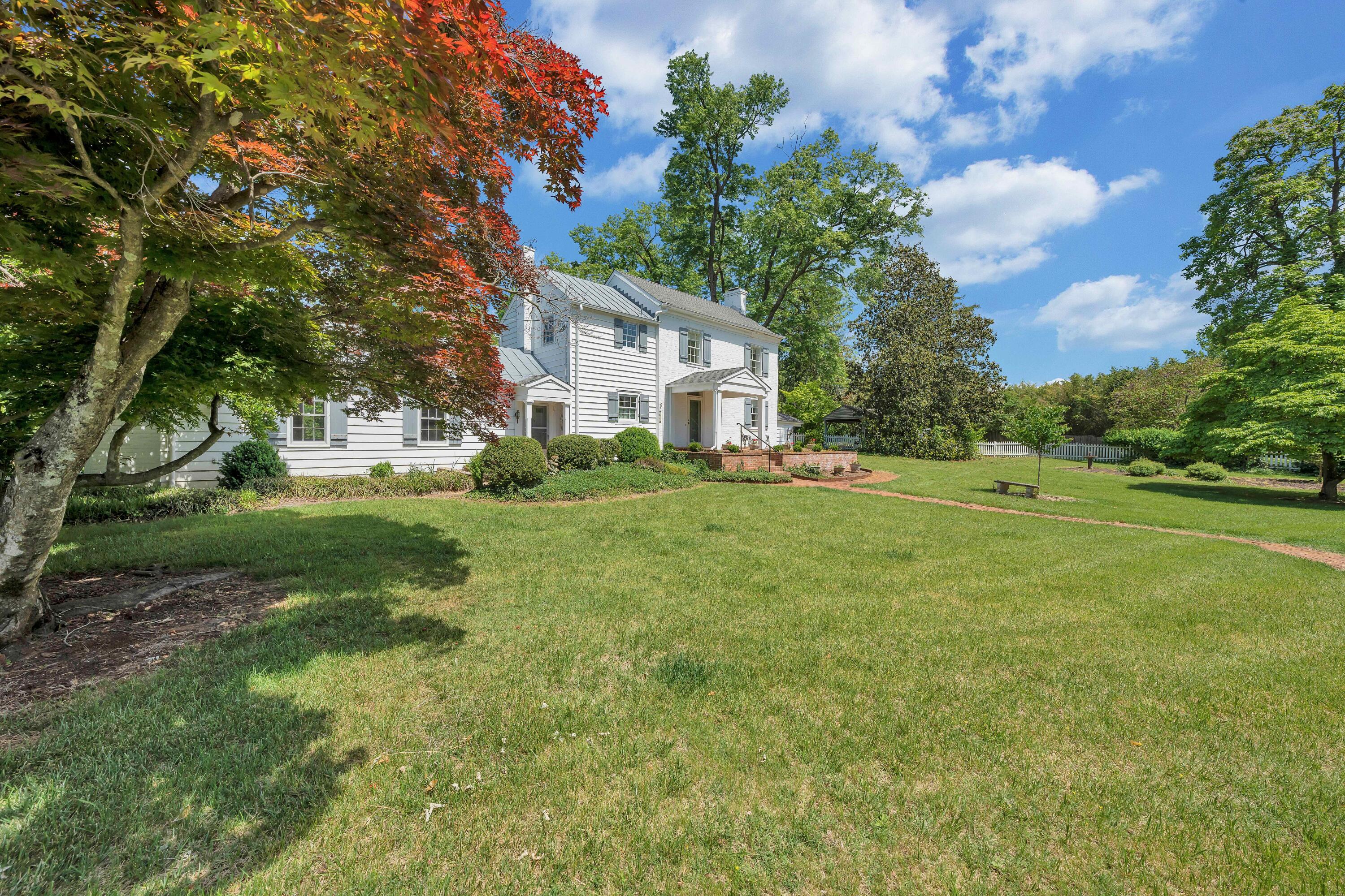 6126 Greyholme LN