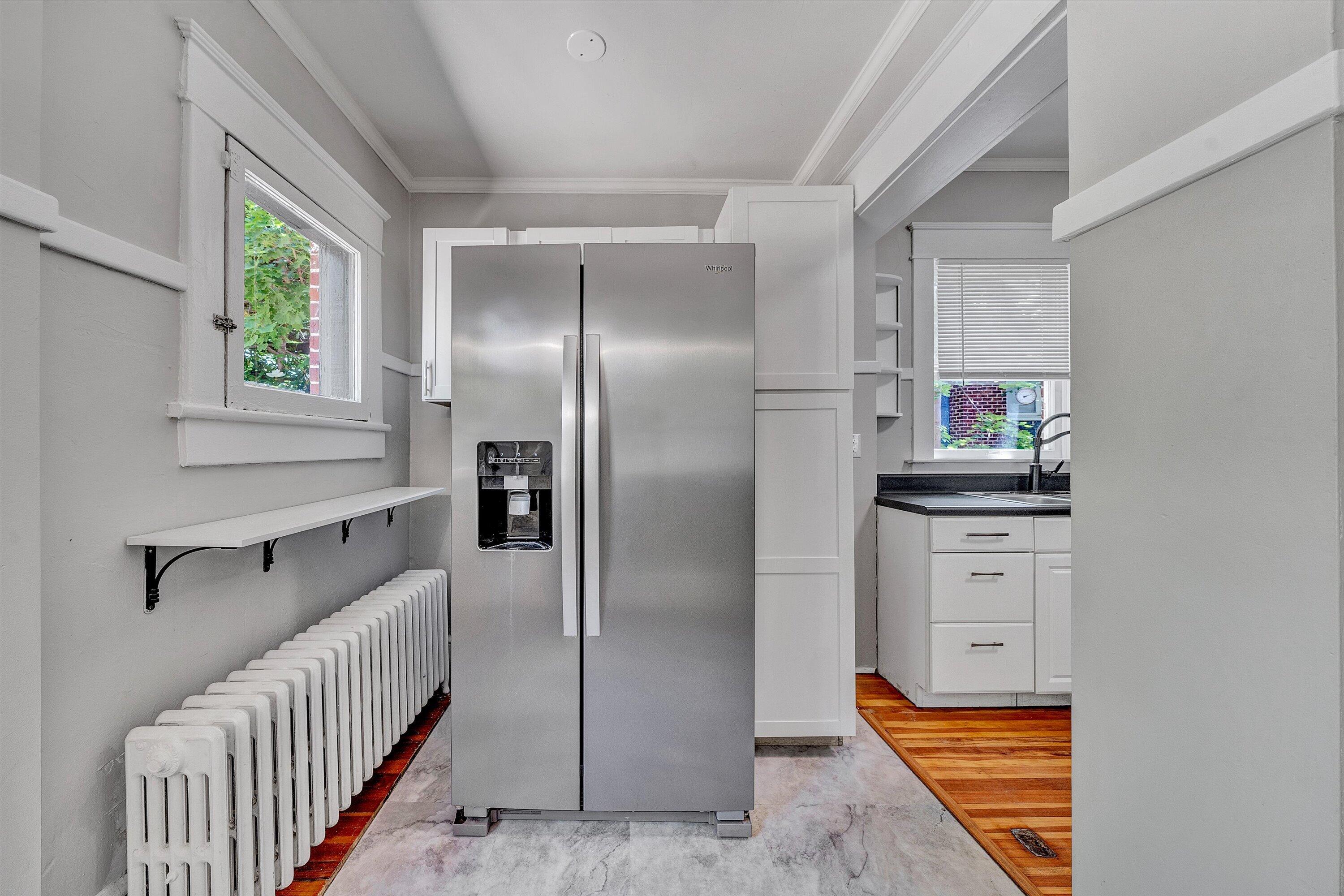 2143 Broadway AVE SW