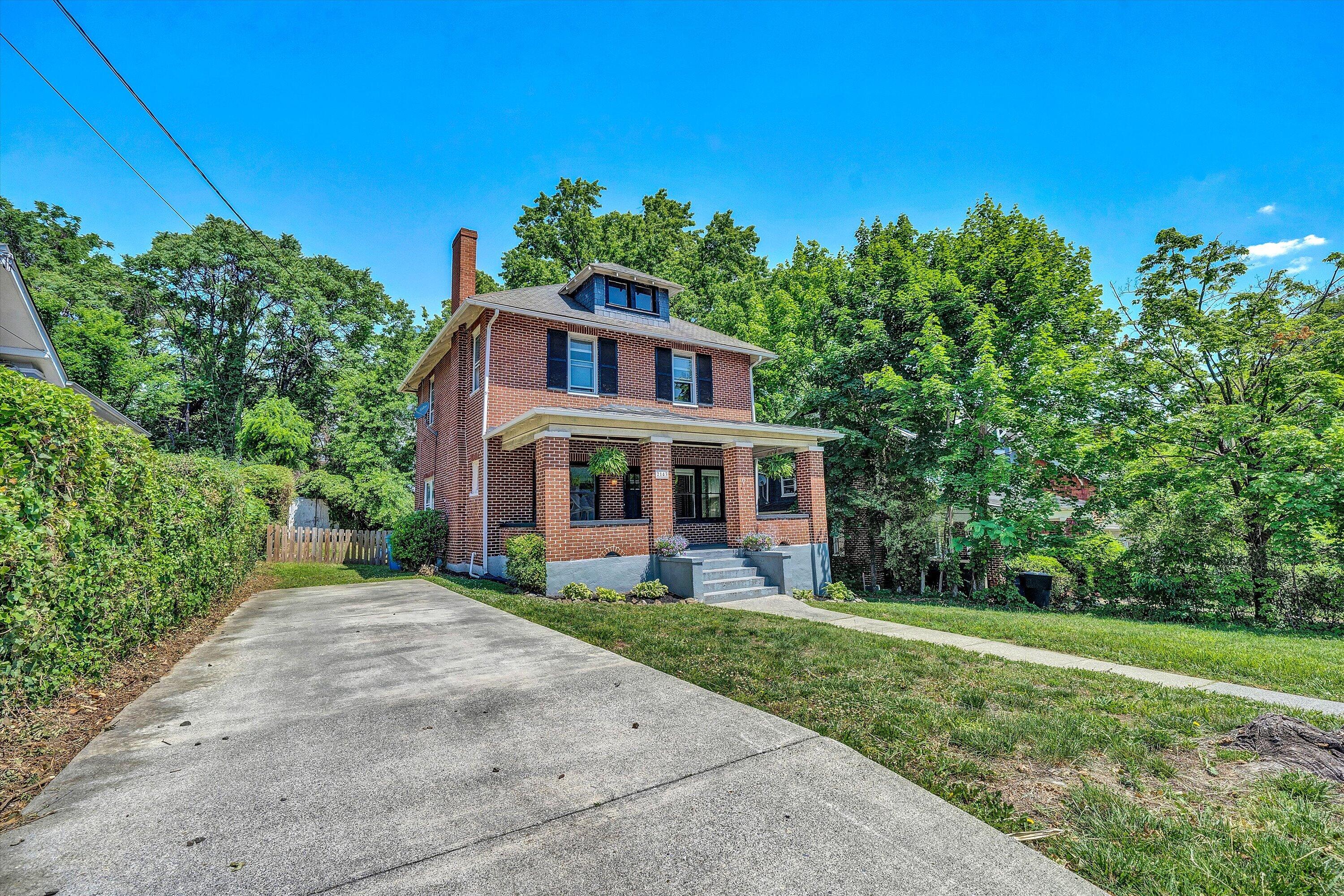 2143 Broadway AVE SW