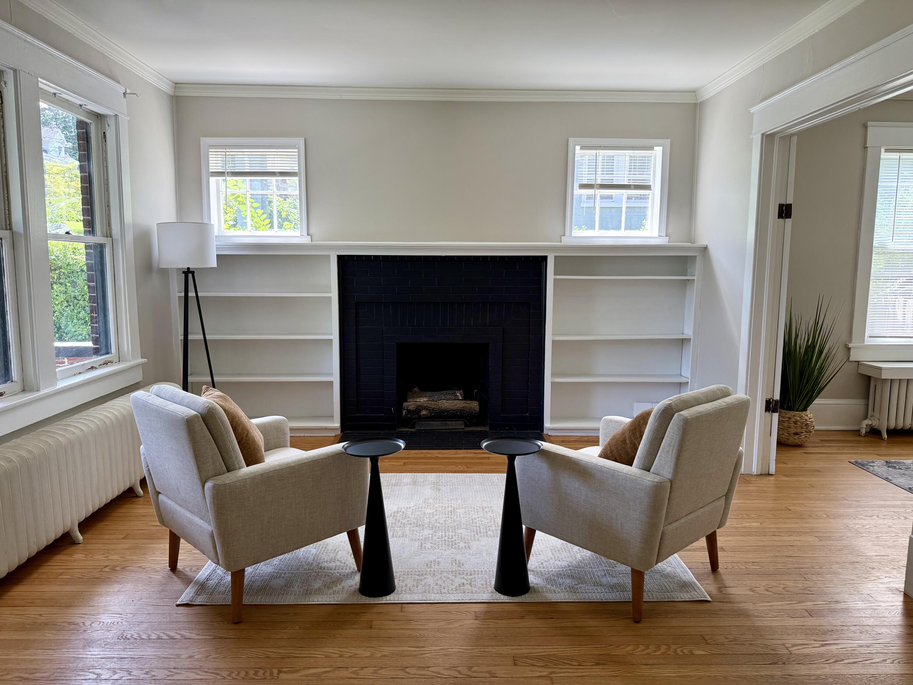 2143 Broadway AVE SW