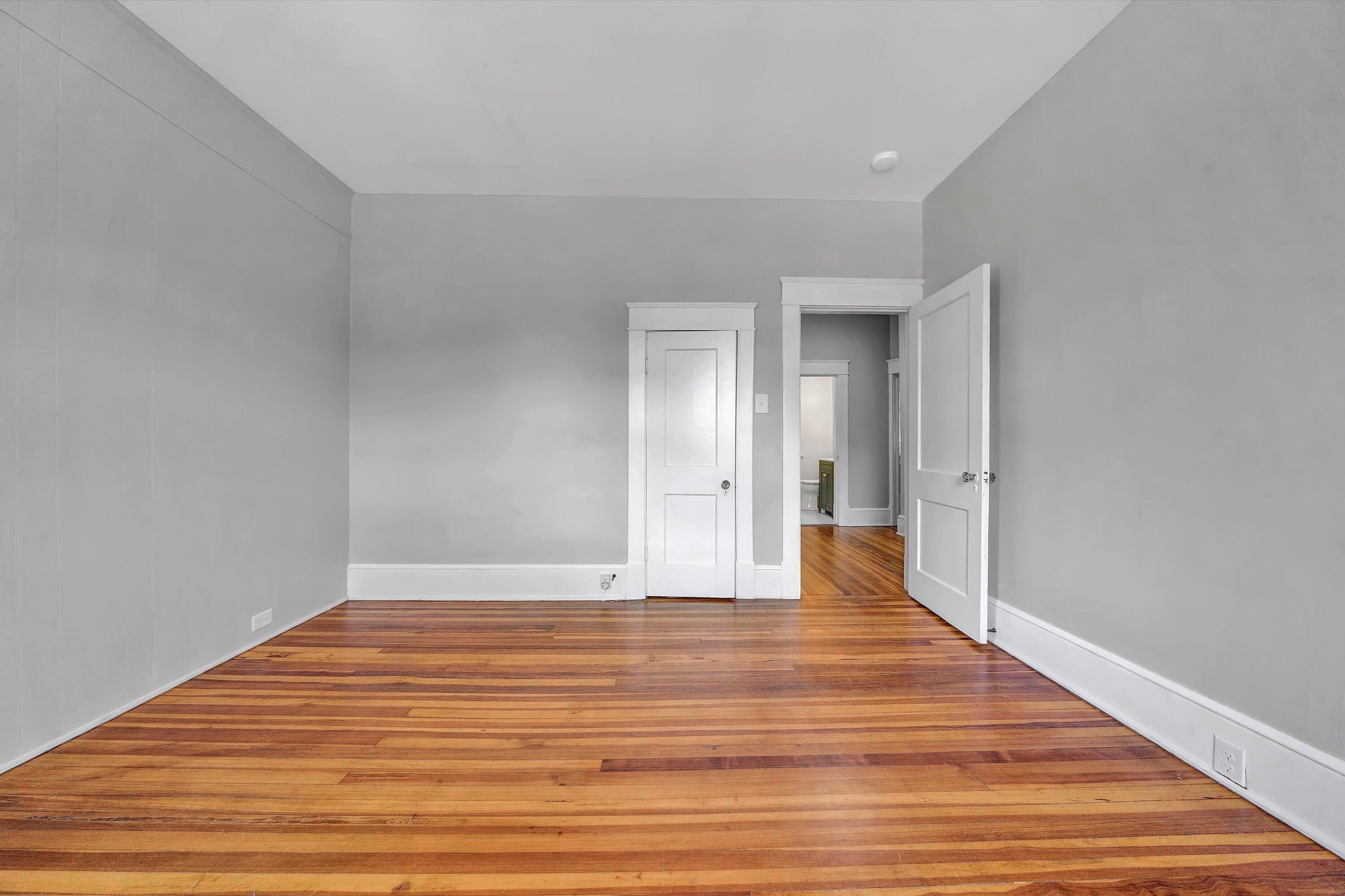 2143 Broadway AVE SW