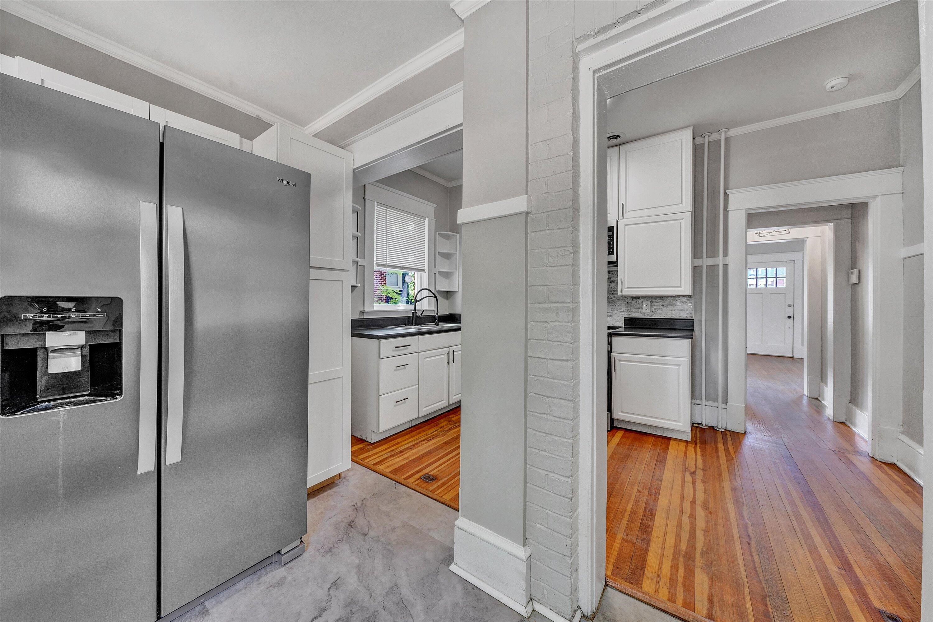 2143 Broadway AVE SW