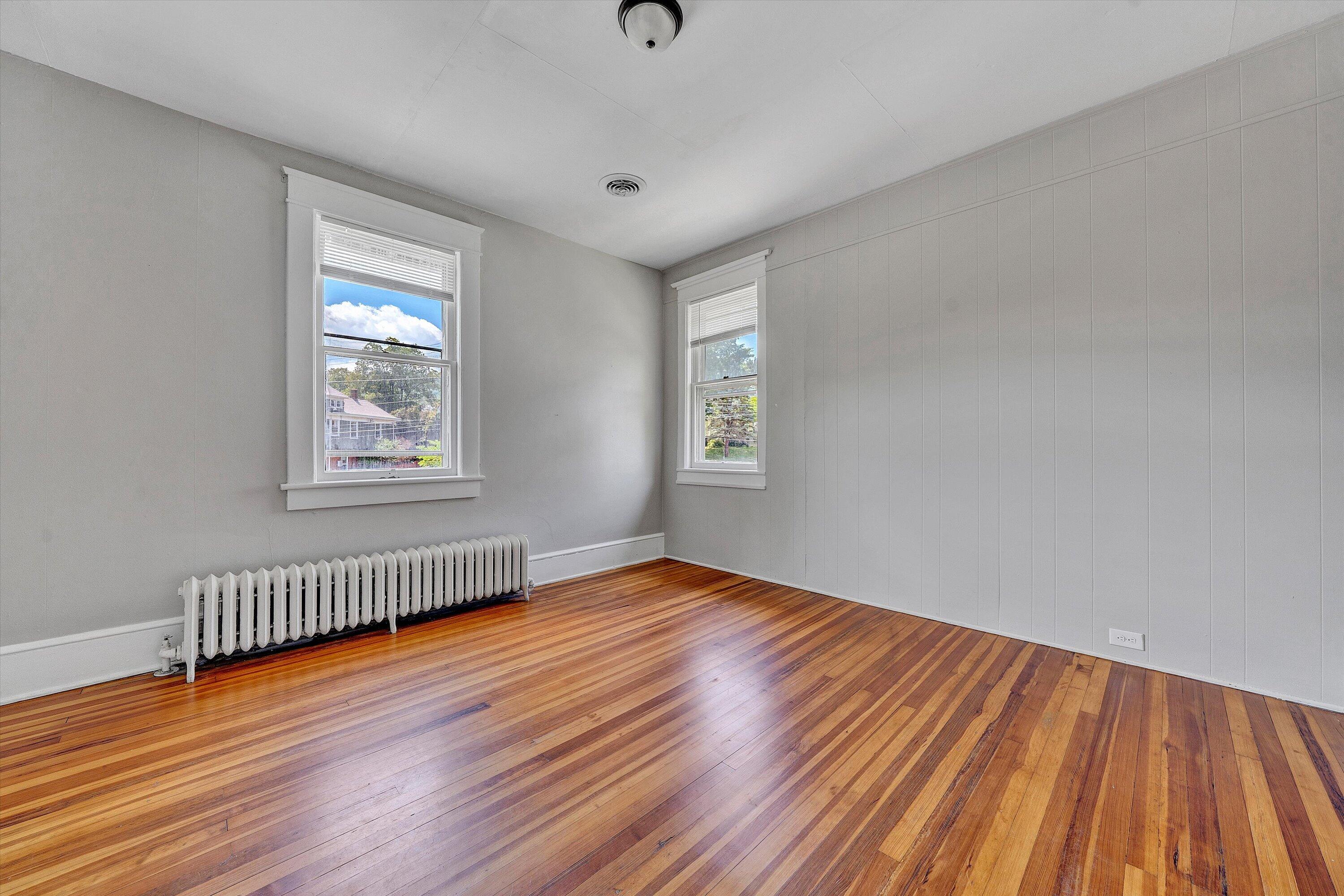 2143 Broadway AVE SW