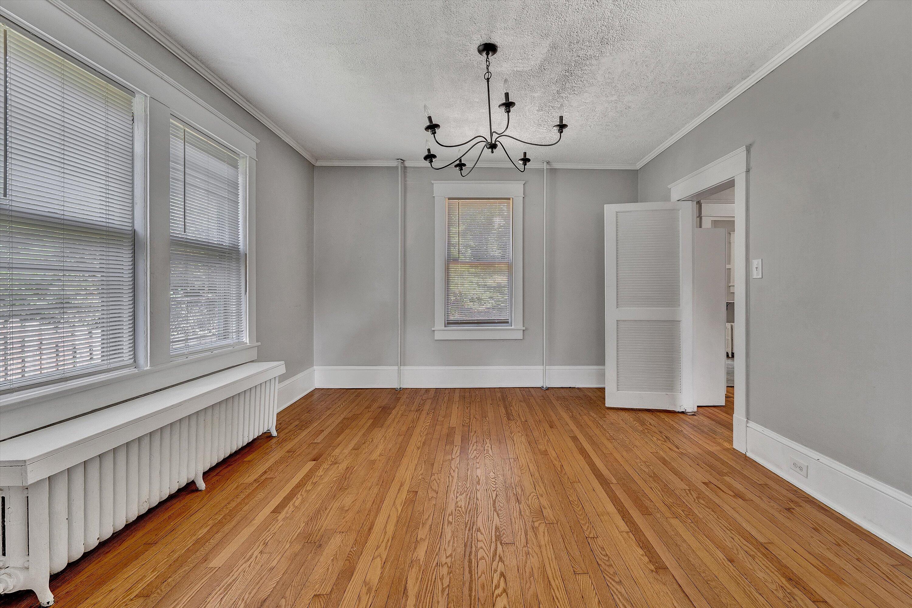2143 Broadway AVE SW