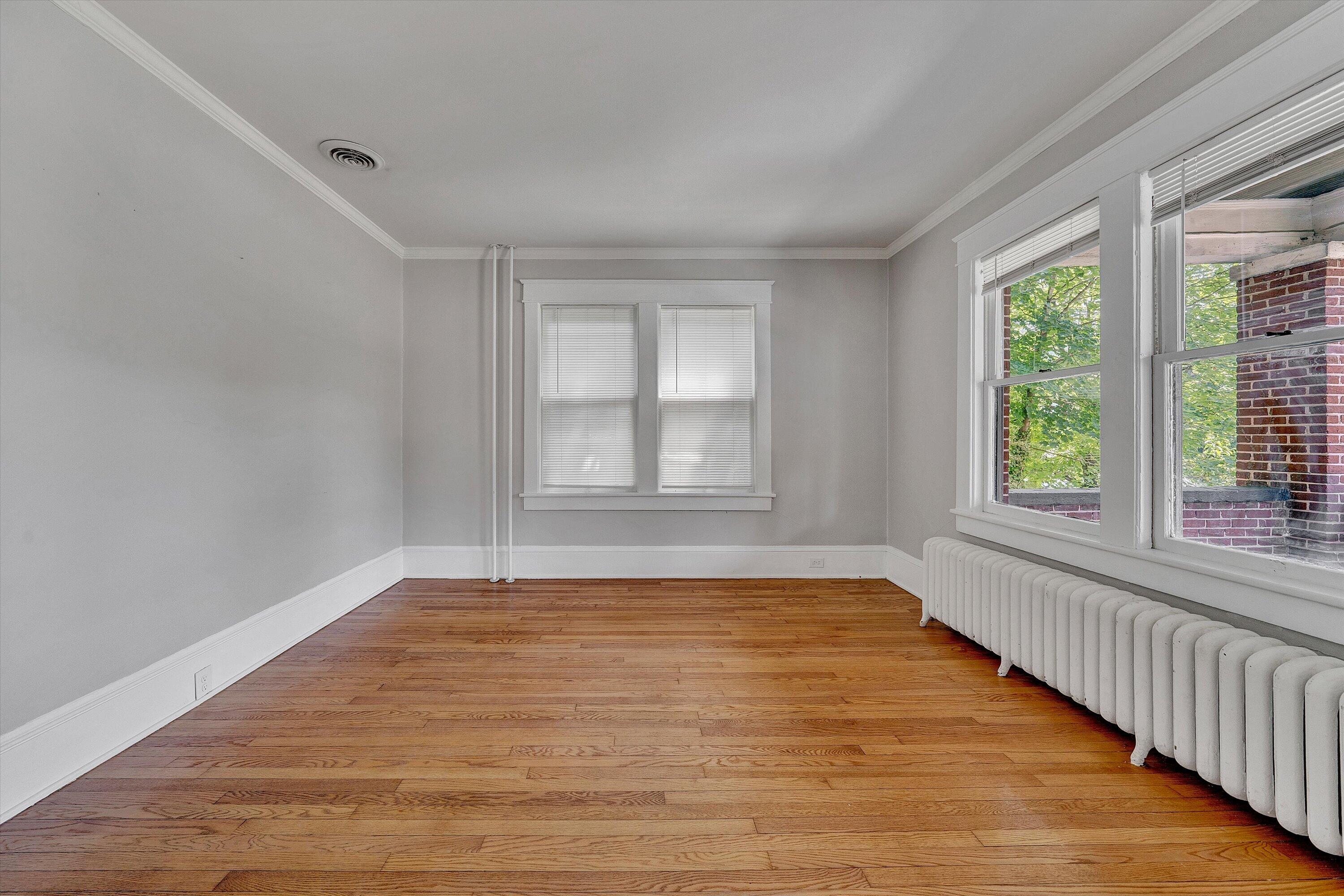 2143 Broadway AVE SW