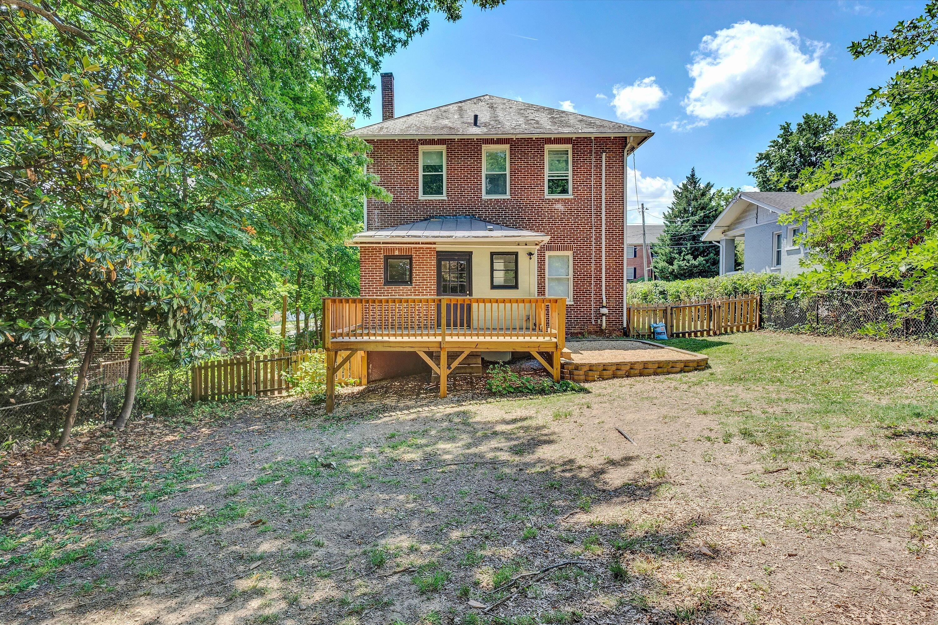 2143 Broadway AVE SW