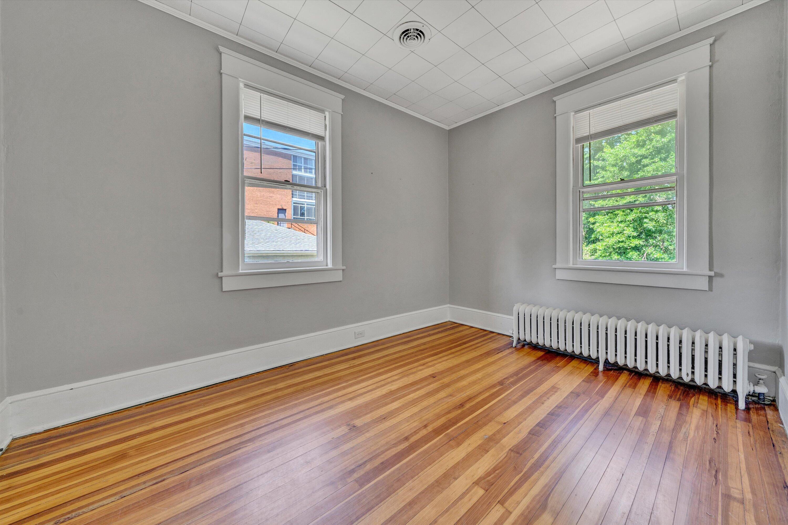 2143 Broadway AVE SW